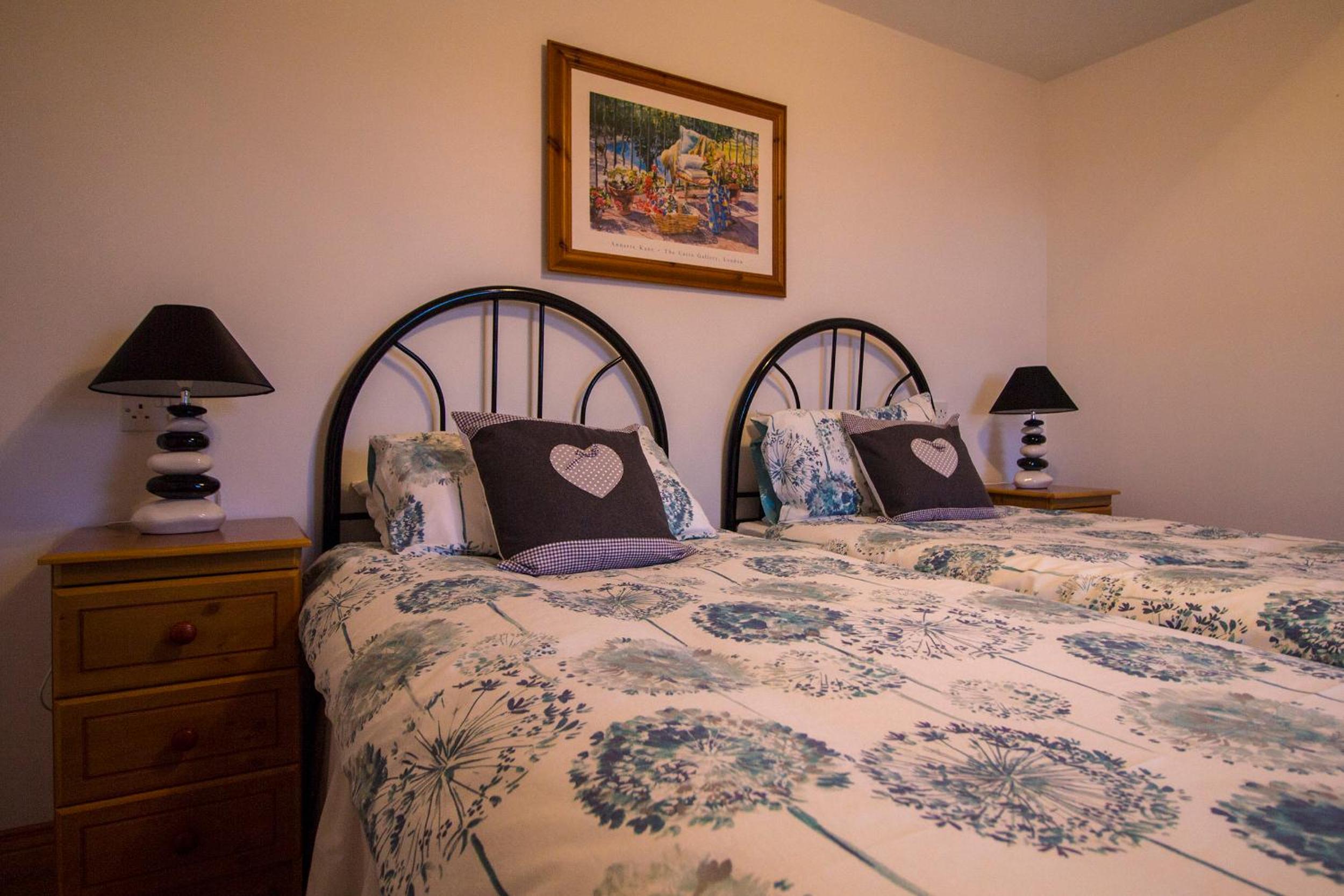 Twin Room - Photo 2