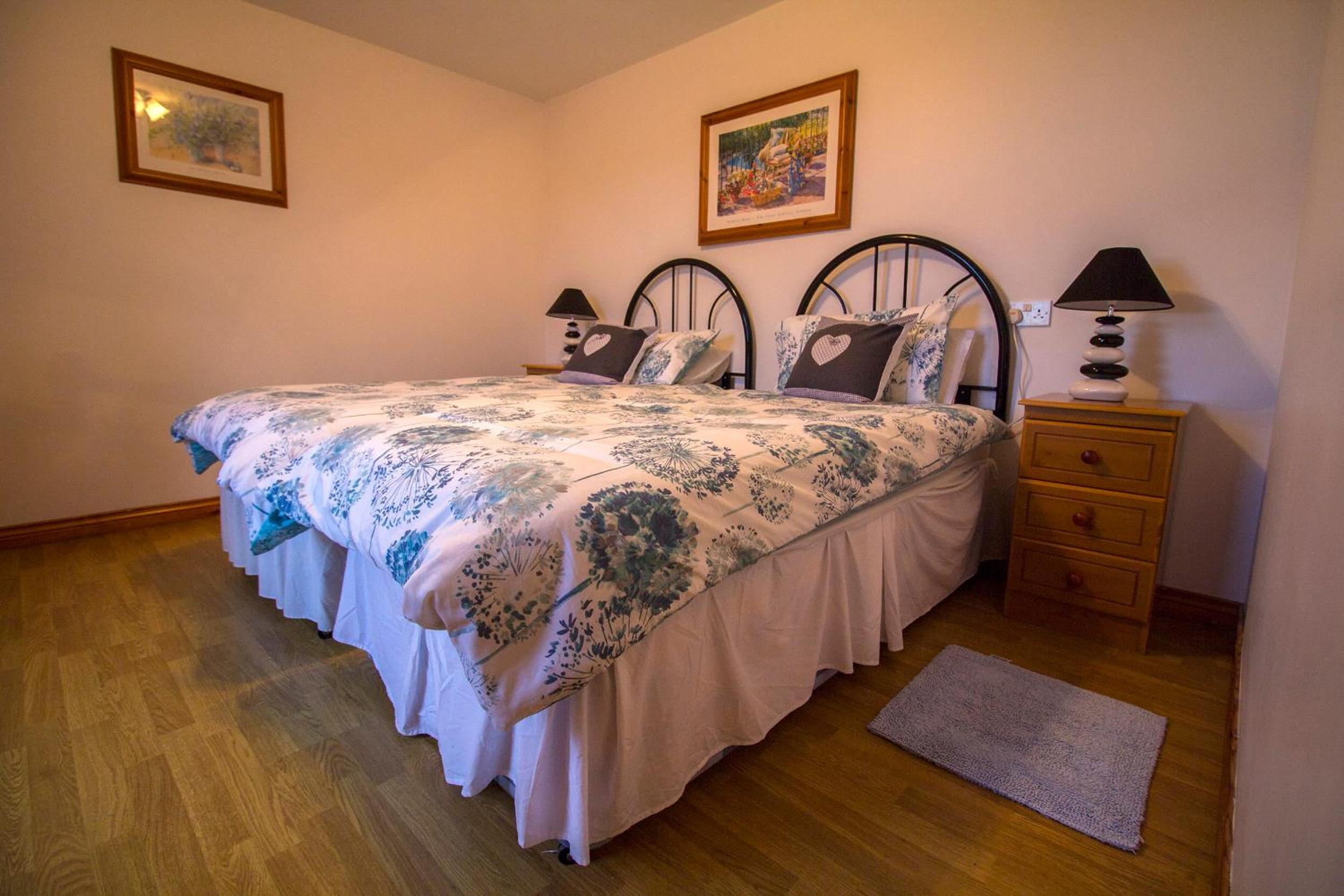 Twin Room - Photo 3
