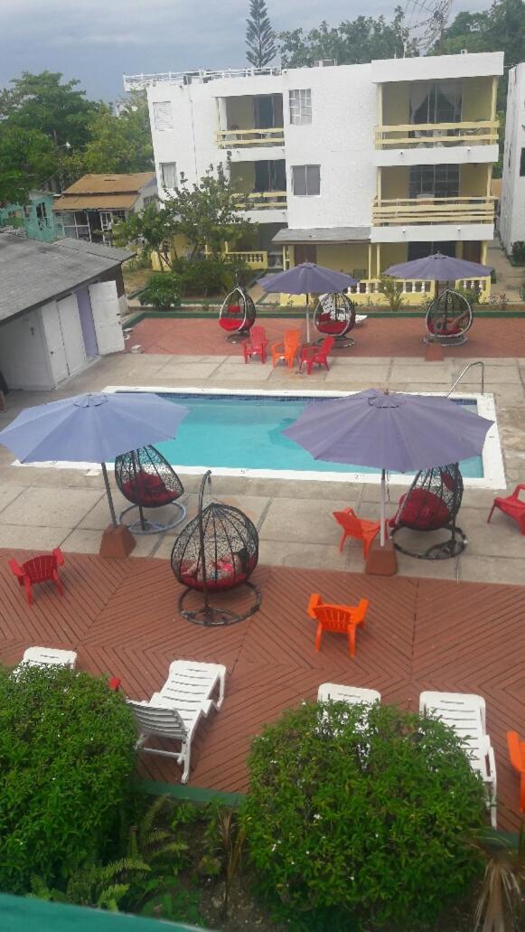Studio with Balcony photo 3