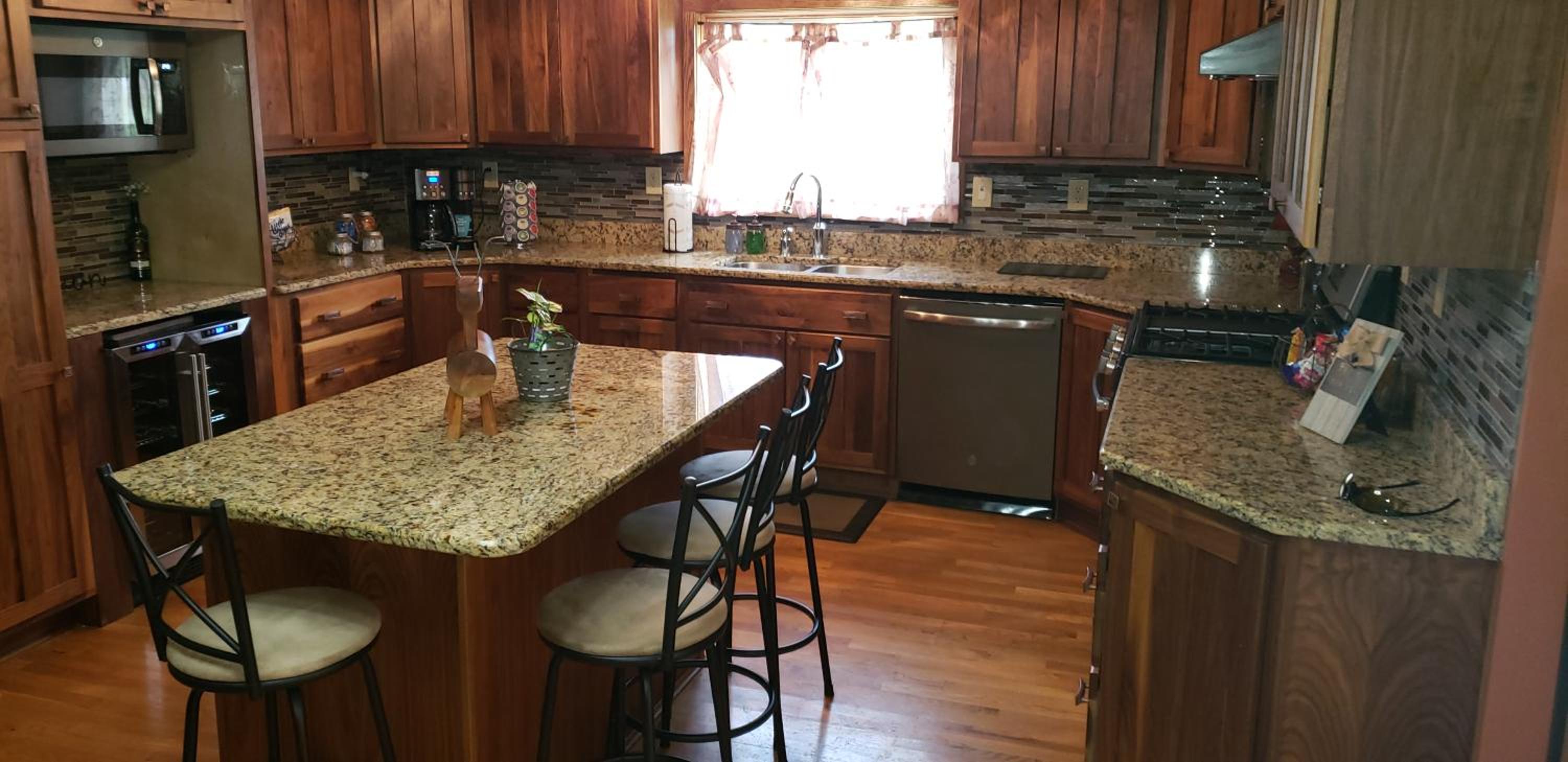 Three-Bedroom House photo 2