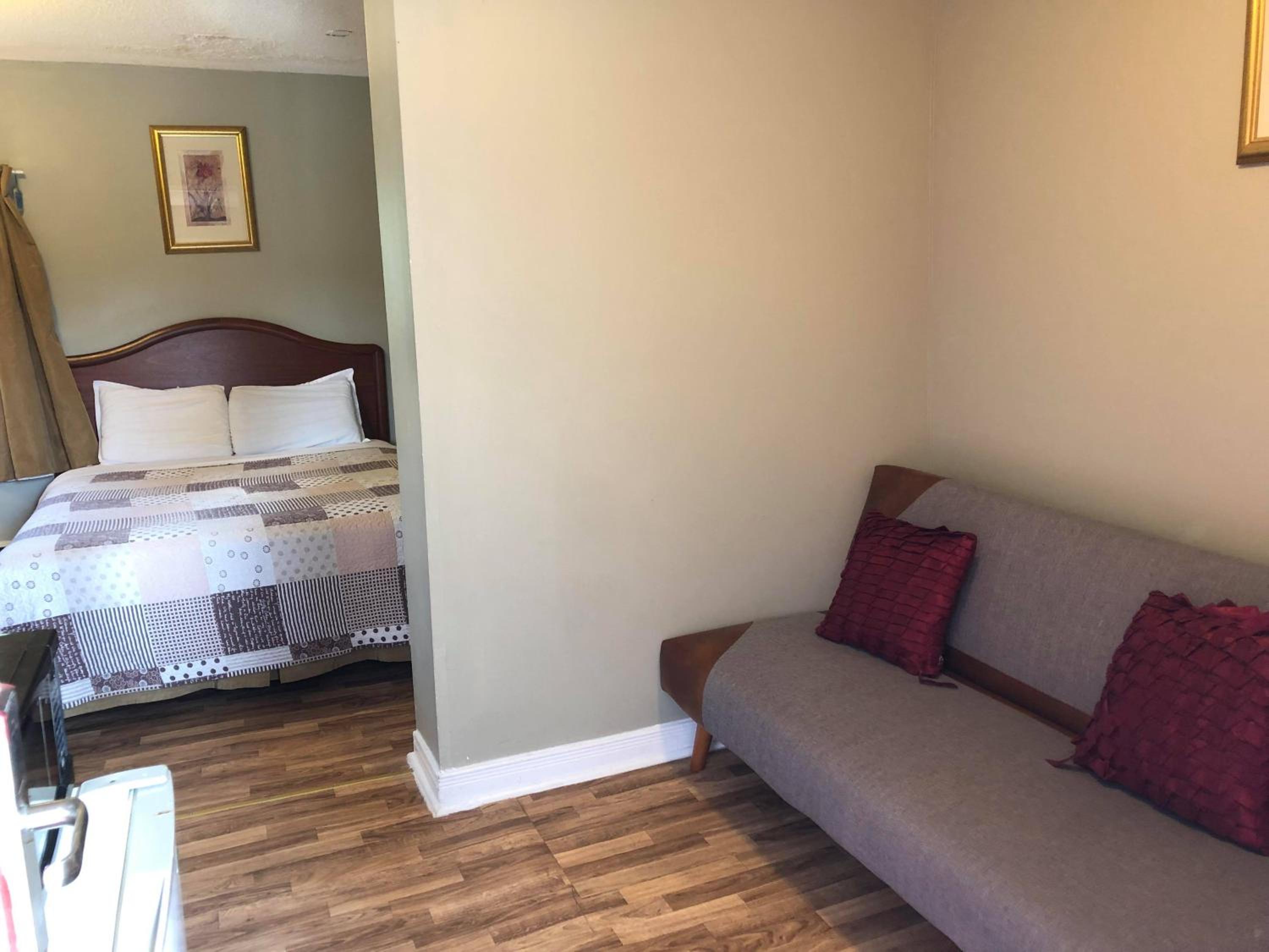Standard Double Room - Non-Smoking photo 3