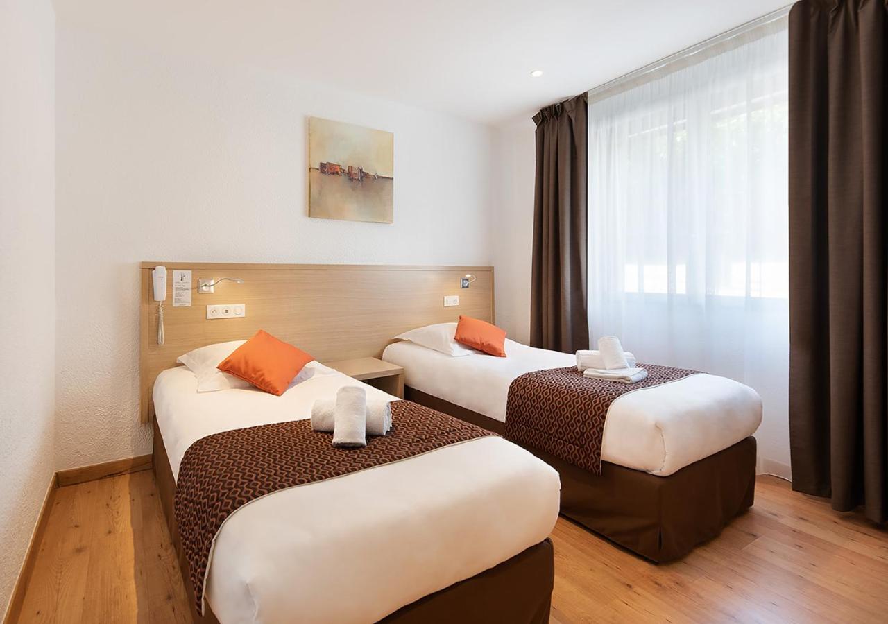 Economy Twin Room - Street Level
