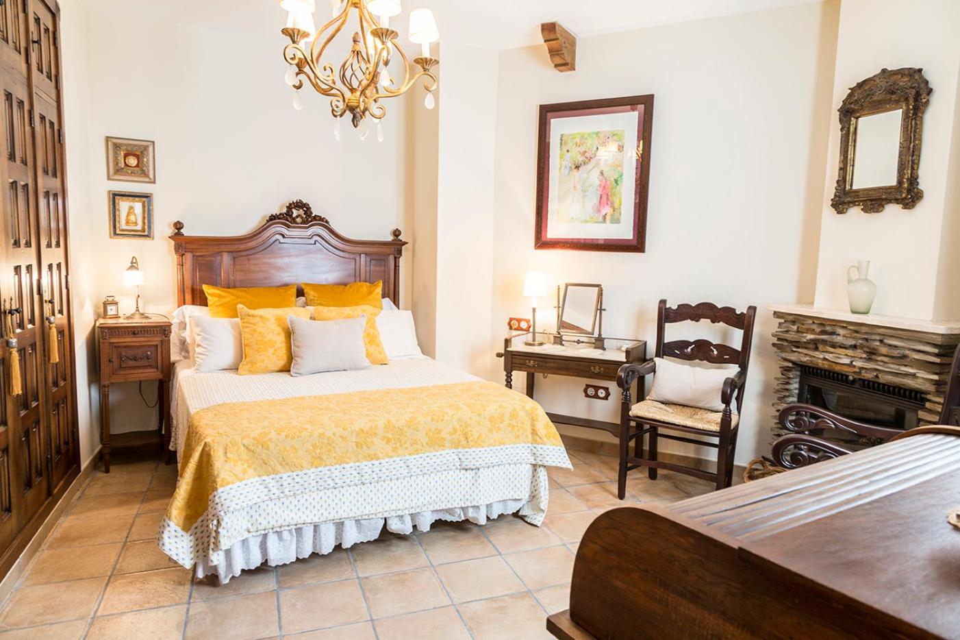 Deluxe Suite - Photo 21