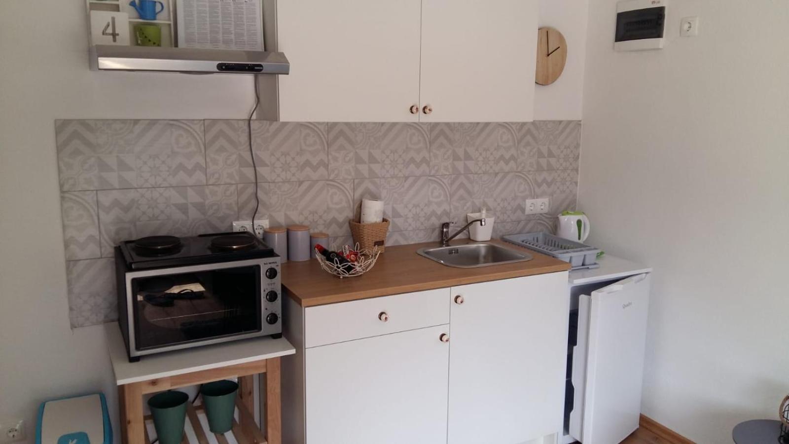 Apartment with Mountain View - Photo 4