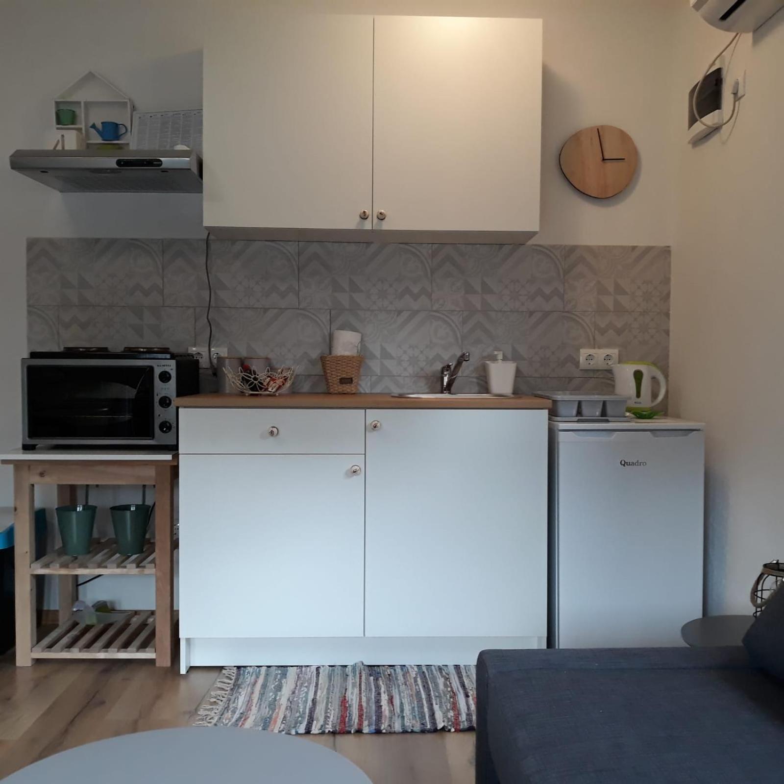 Apartment with Mountain View - Photo 5