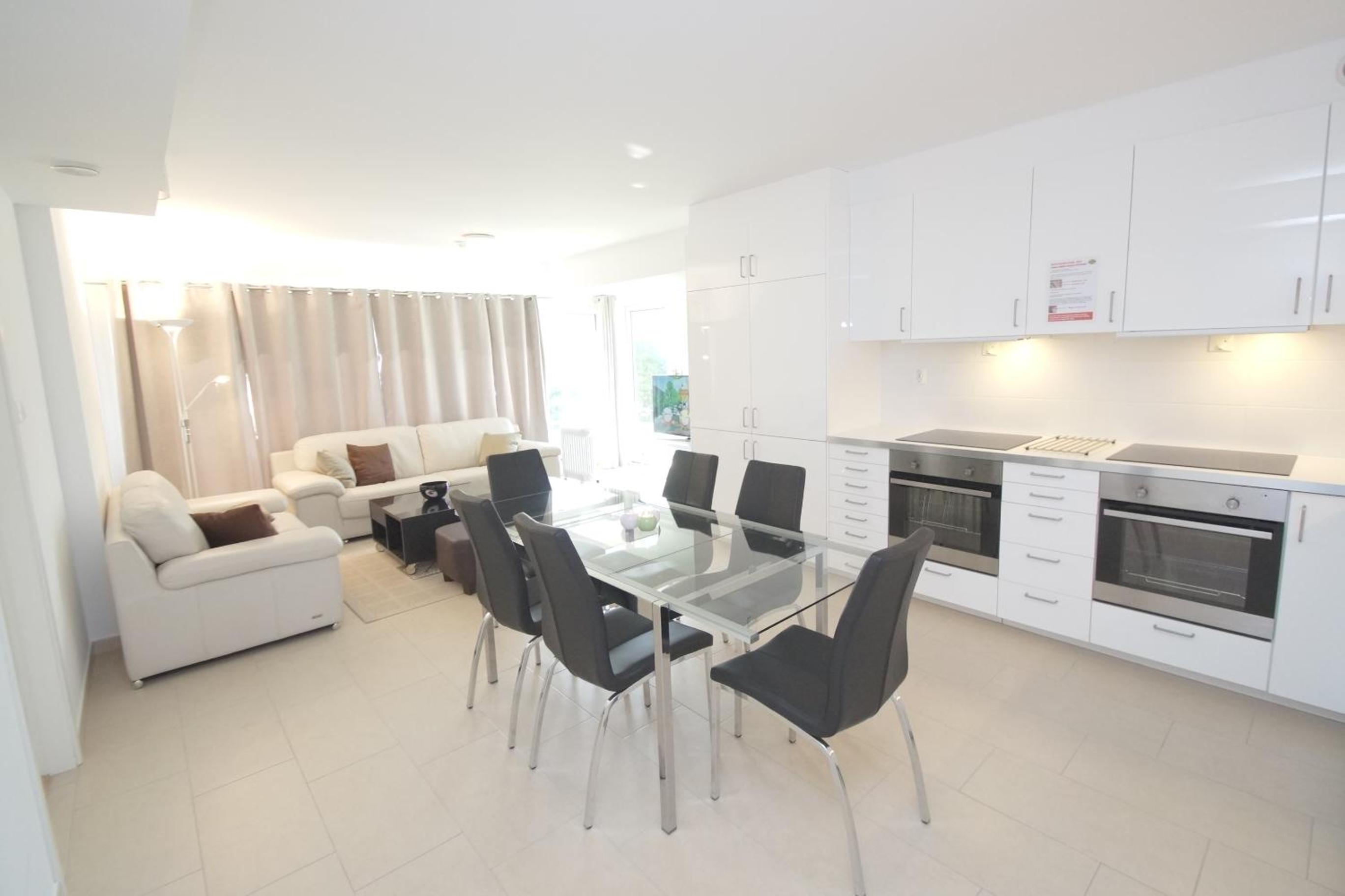 Double Room - Photo 7