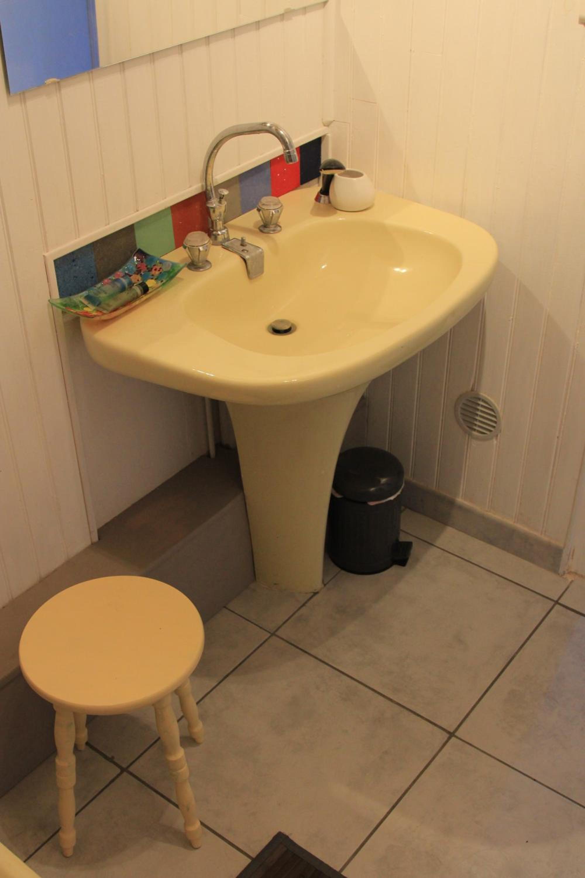 Triple Room with Private Bathroom - Photo 9