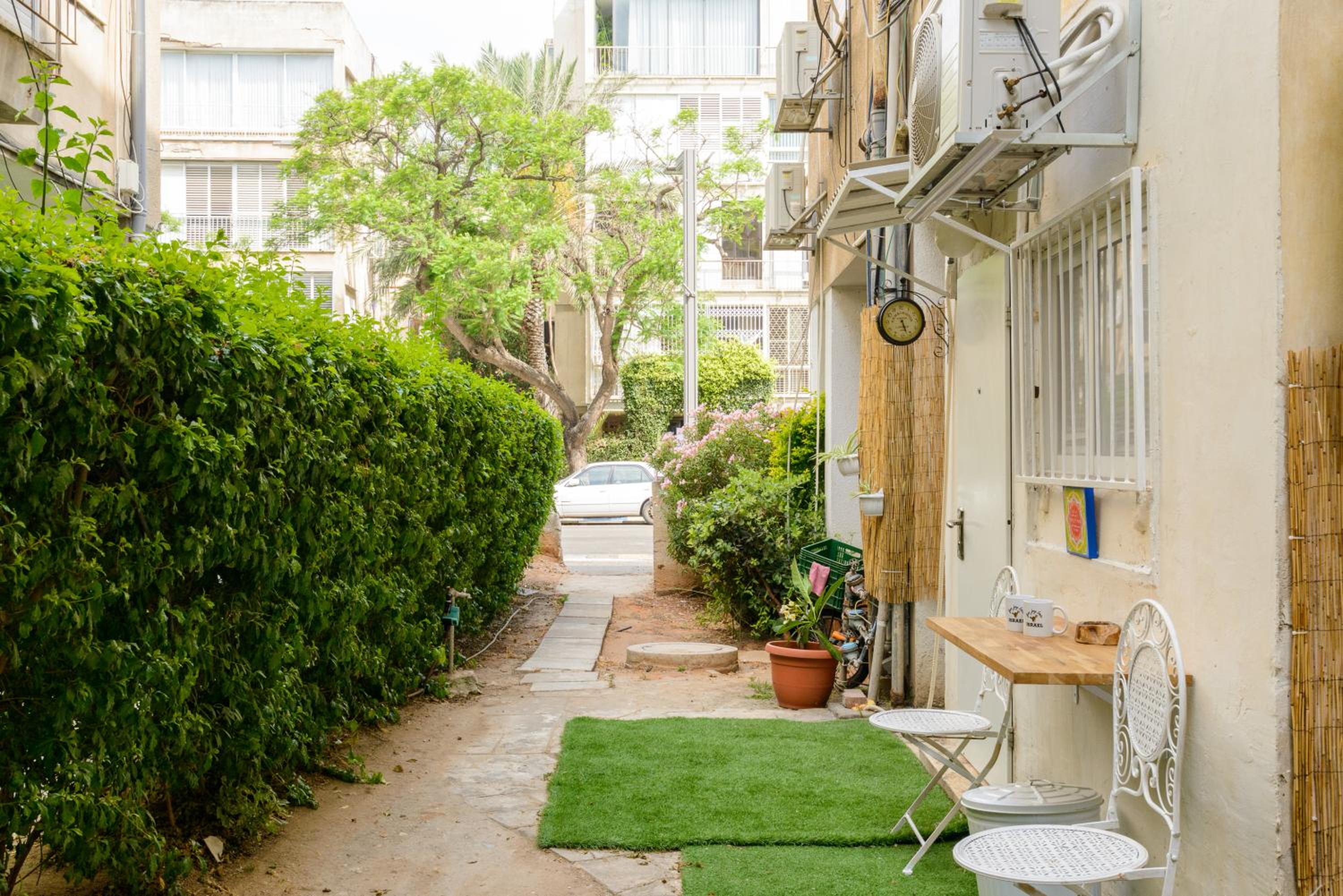 One-Bedroom Apartment - Photo 7
