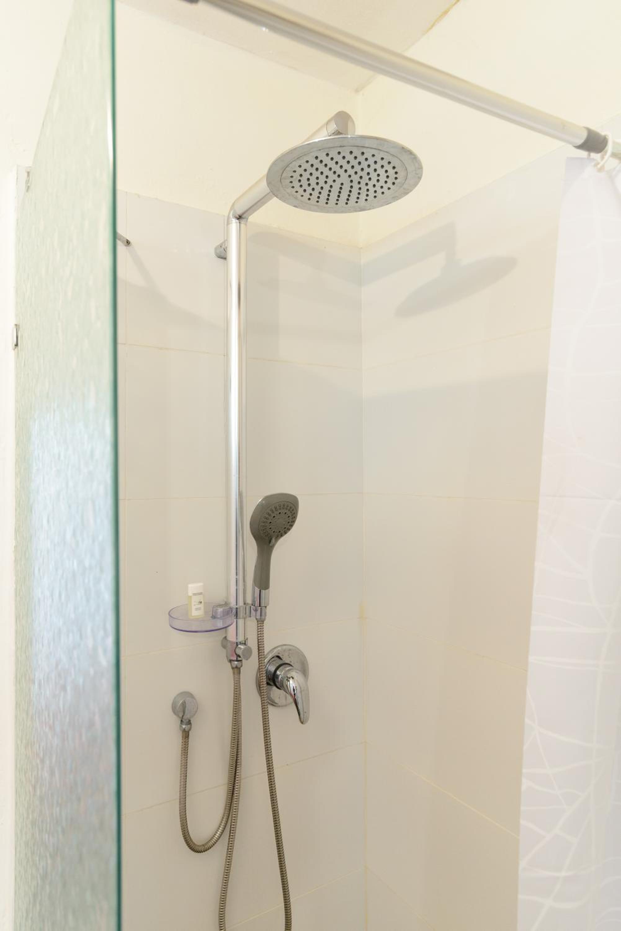 One-Bedroom Apartment - Photo 15