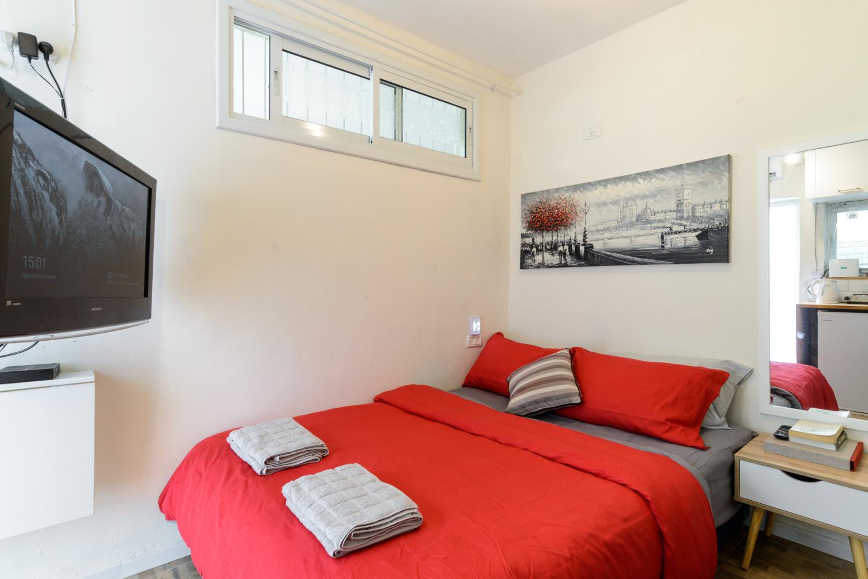 One-Bedroom Apartment - Photo 25