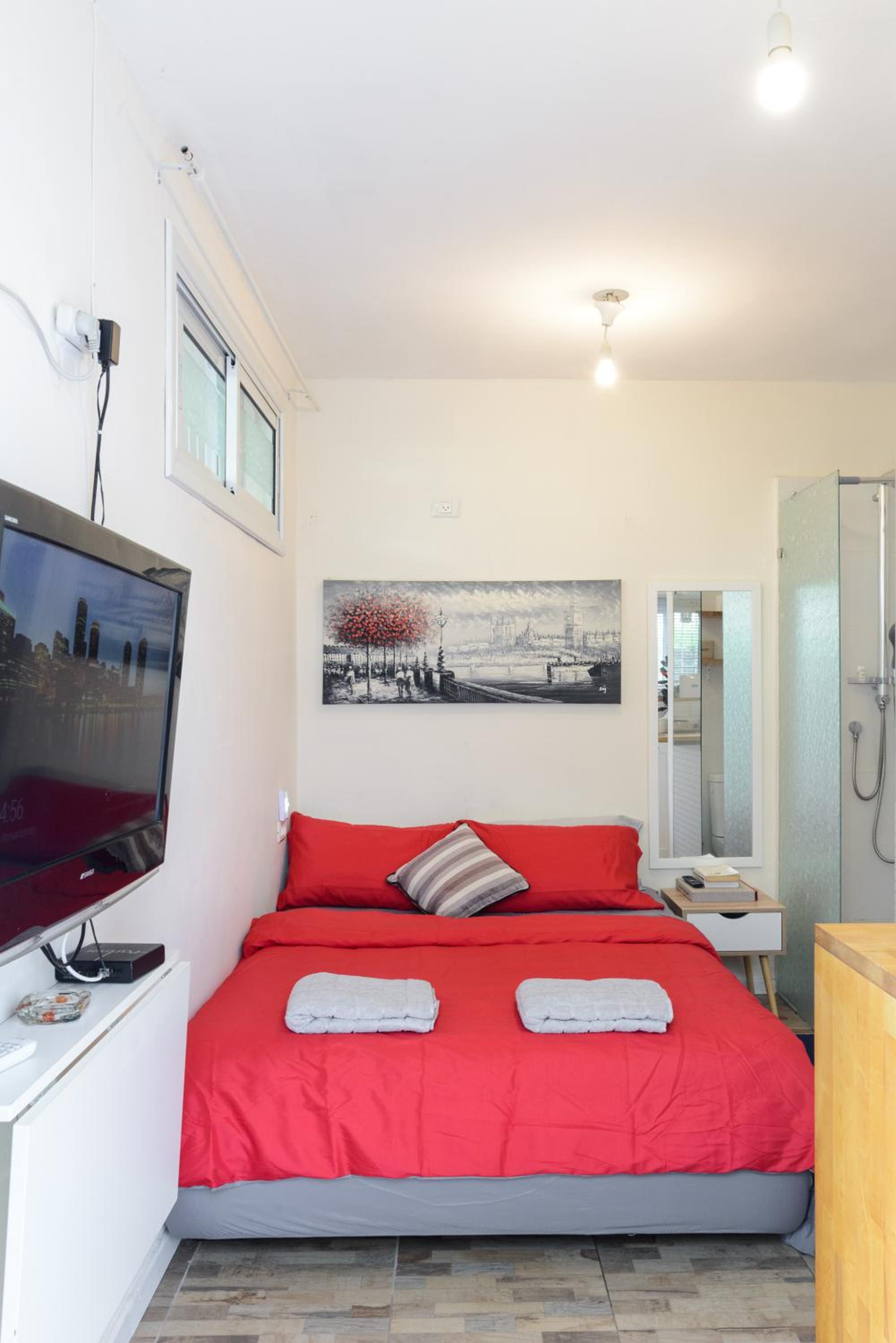 One-Bedroom Apartment - Photo 26