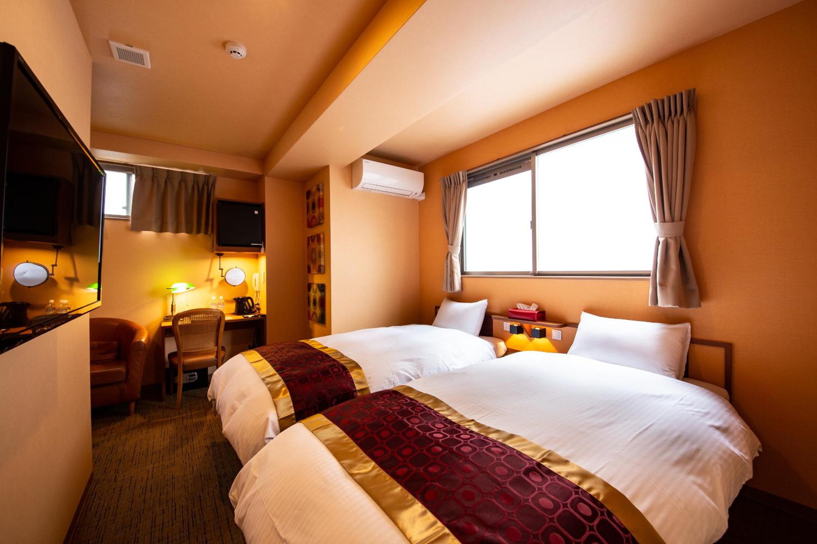 Twin Room - Photo 3