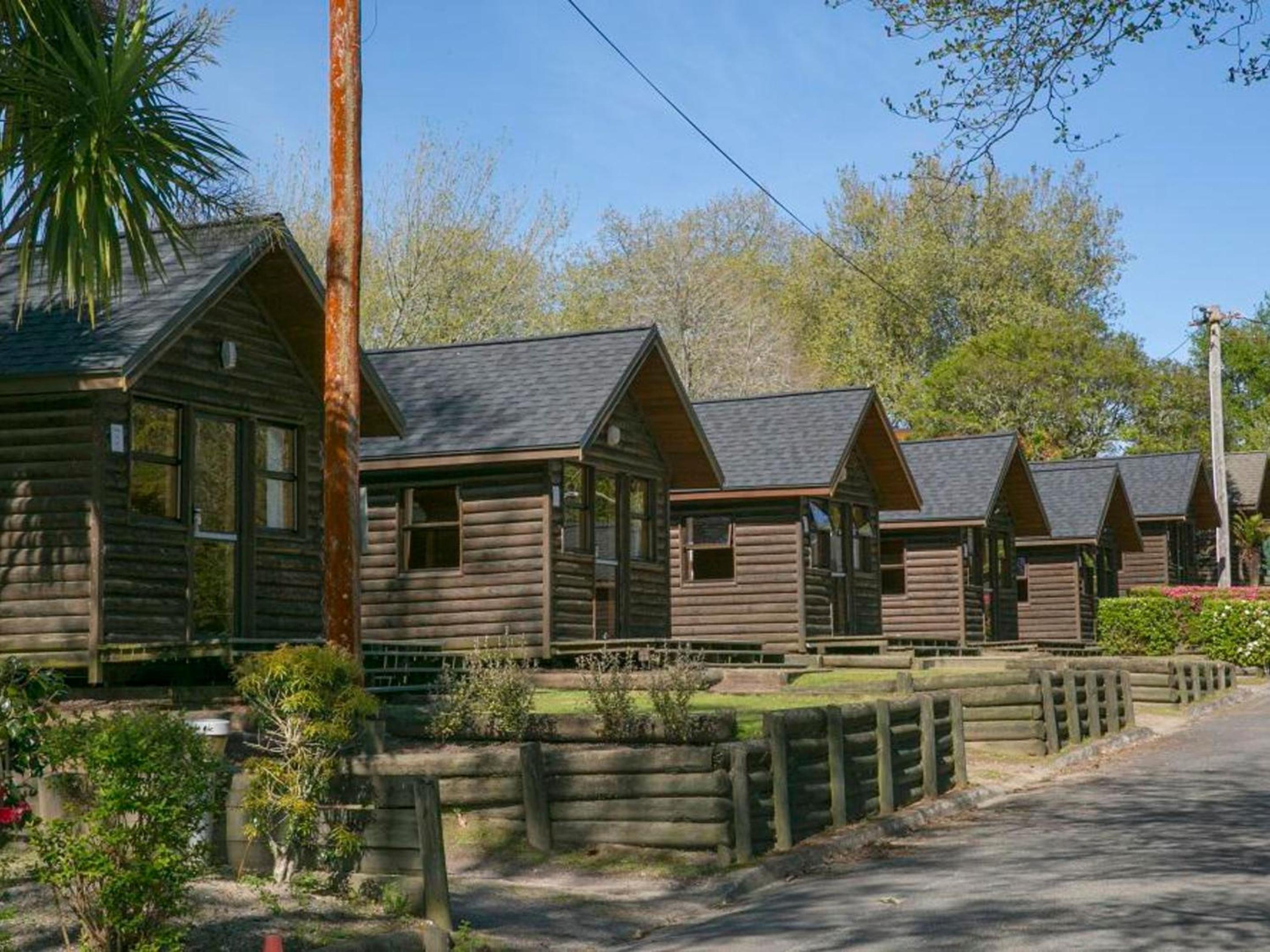 Standard Log Cabin with Shared Bathroom