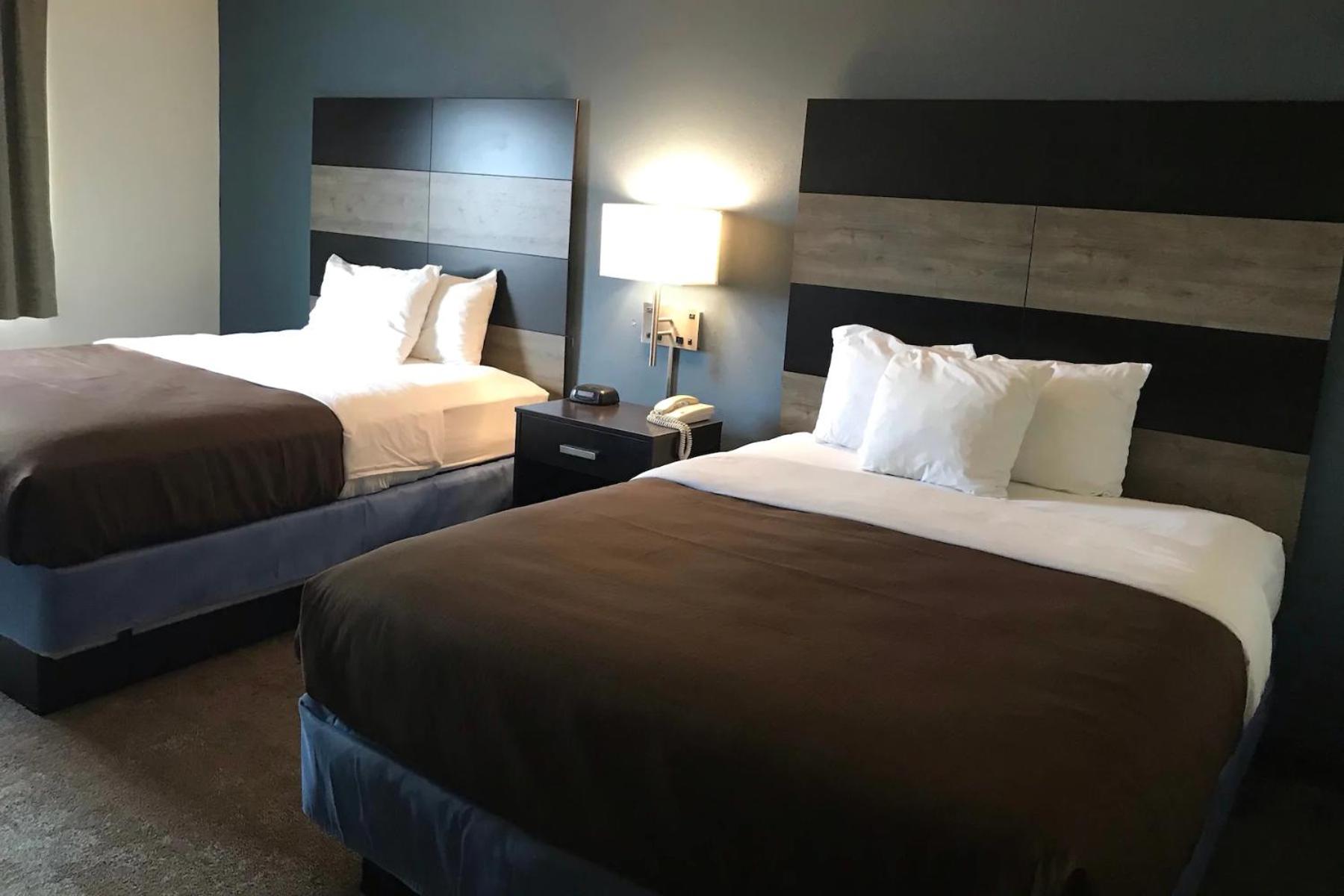 Queen Room with Two Queen Beds - Mobility Access/Non-Smoking - Photo 2