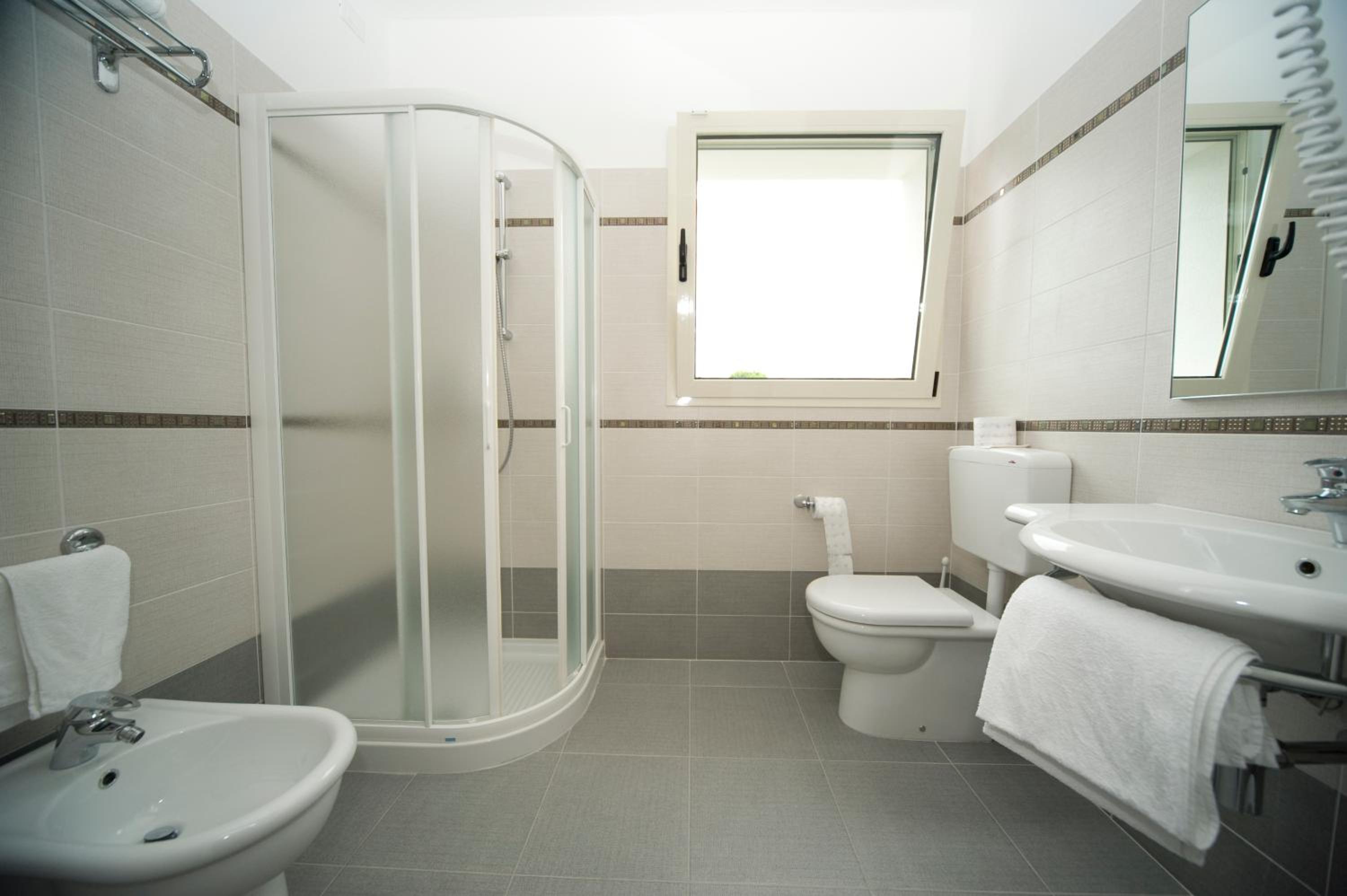 Superior Double Room with Balcony - Photo 15