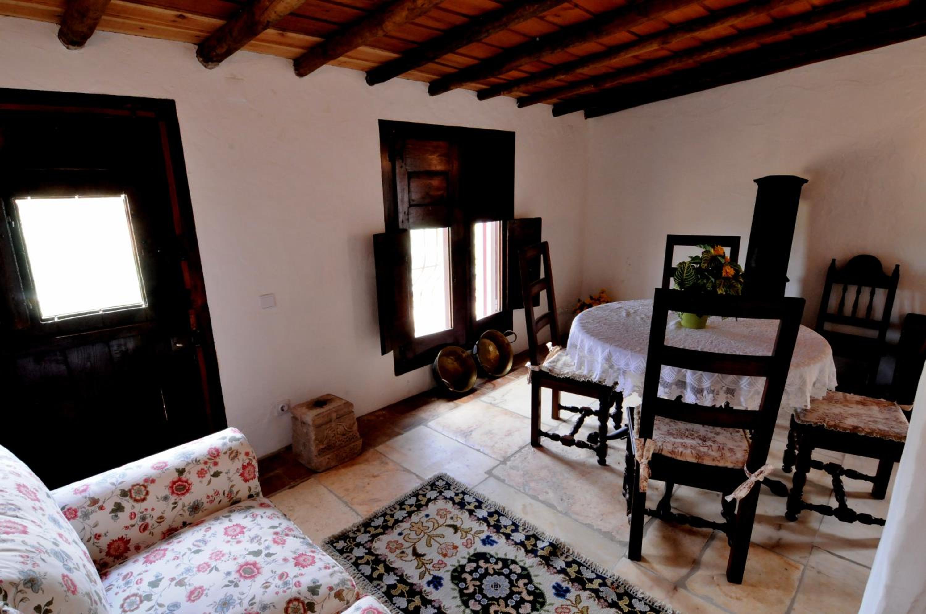 One-Bedroom House photo 1