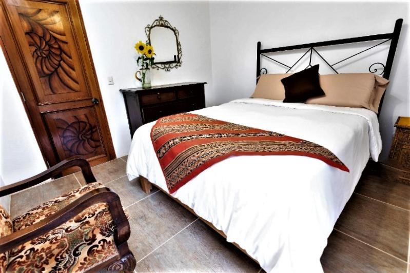 Queen Room with Garden View photo 3