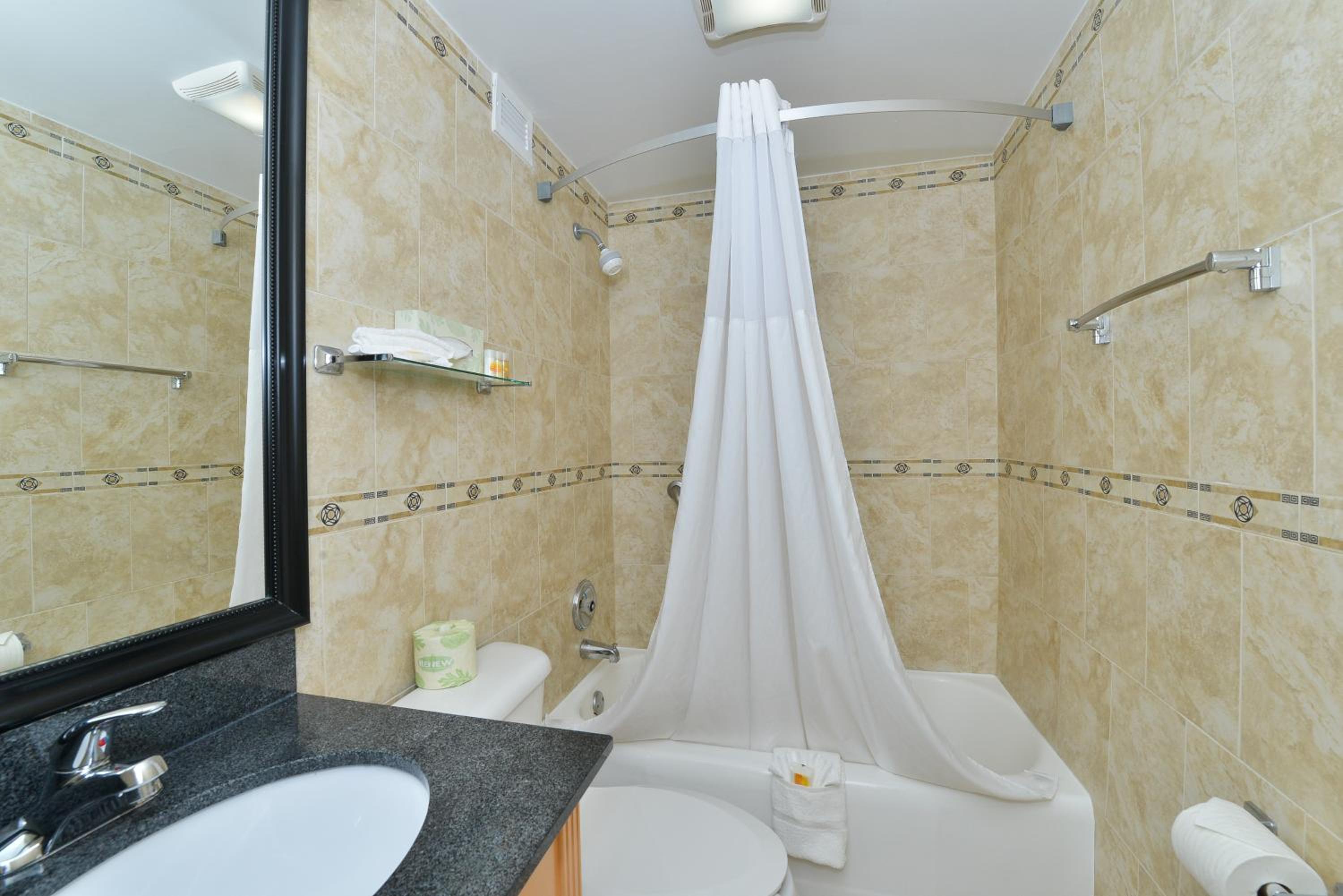 Queen Room - Non-Smoking - Photo 6