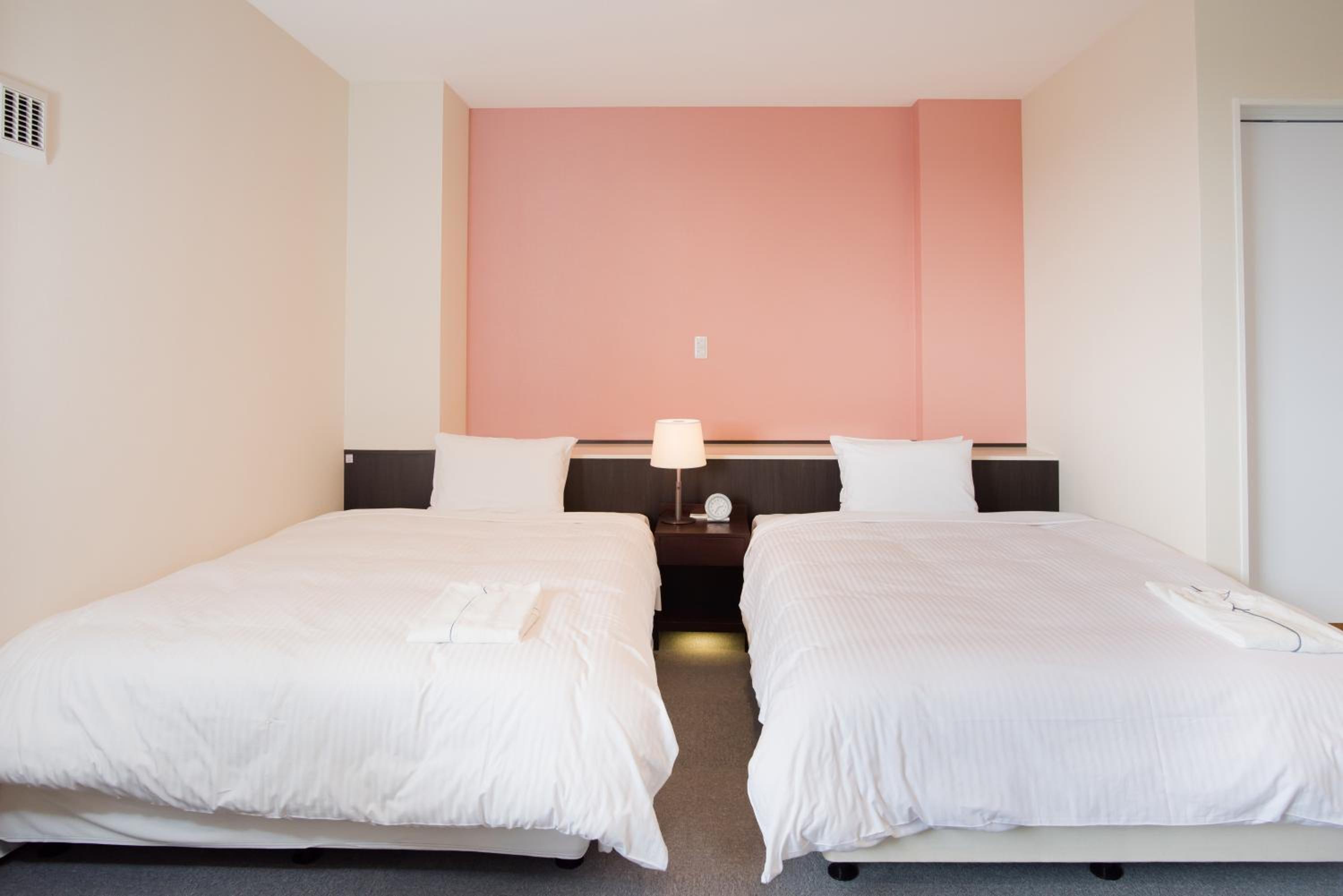 Twin Room - Photo 9