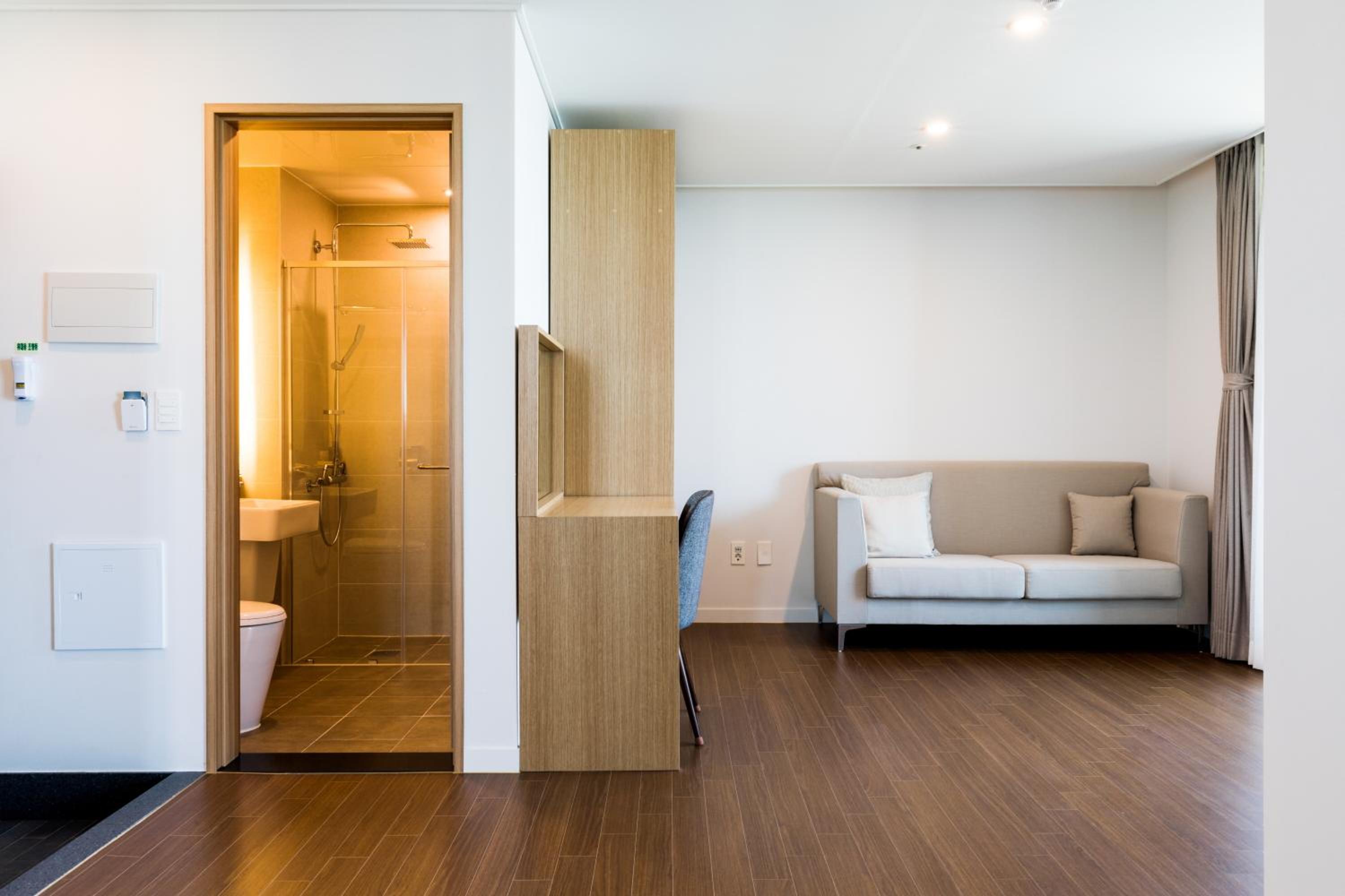 Suite with Sea View - Photo 9