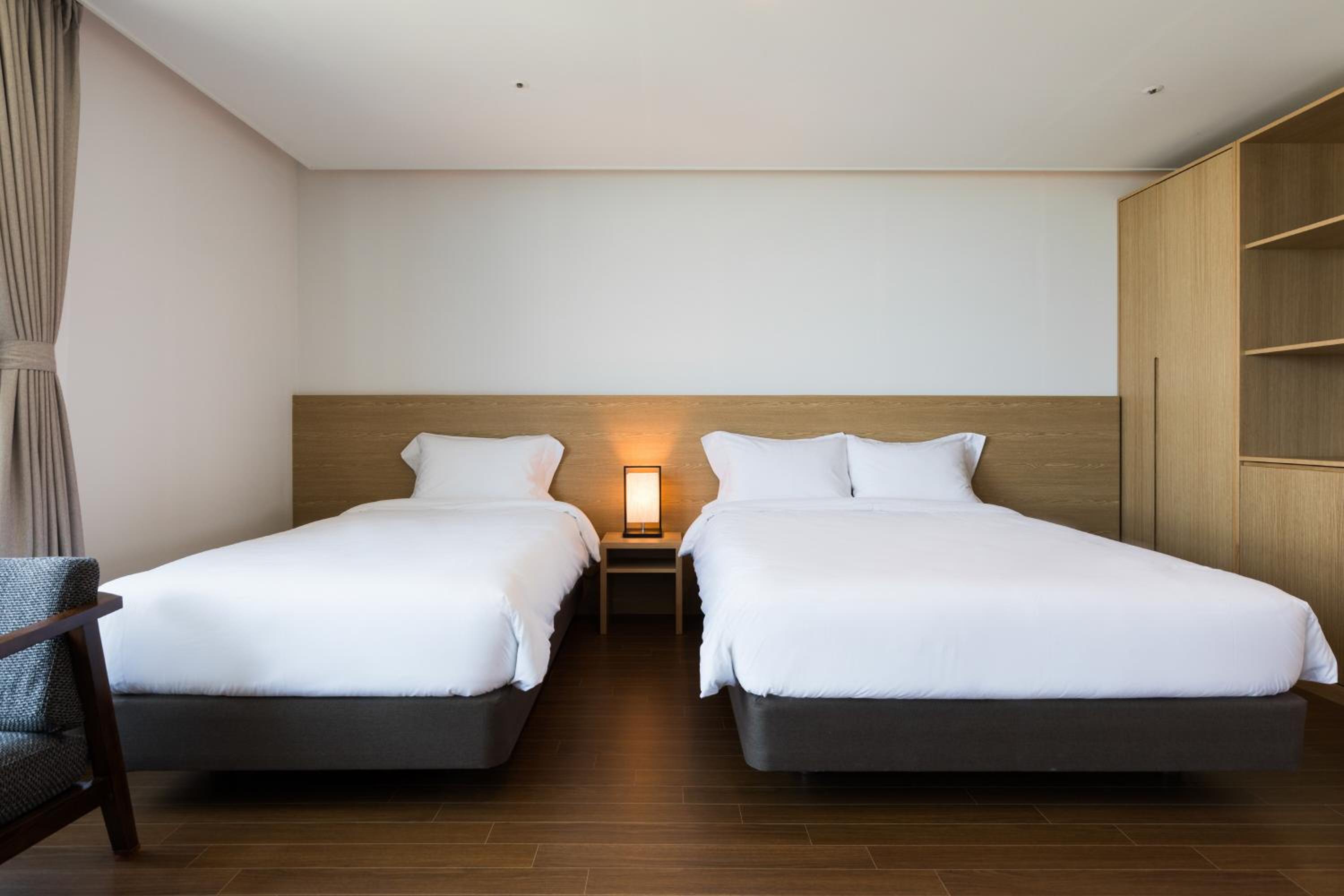 Deluxe Triple Room with Sea View - Photo 3