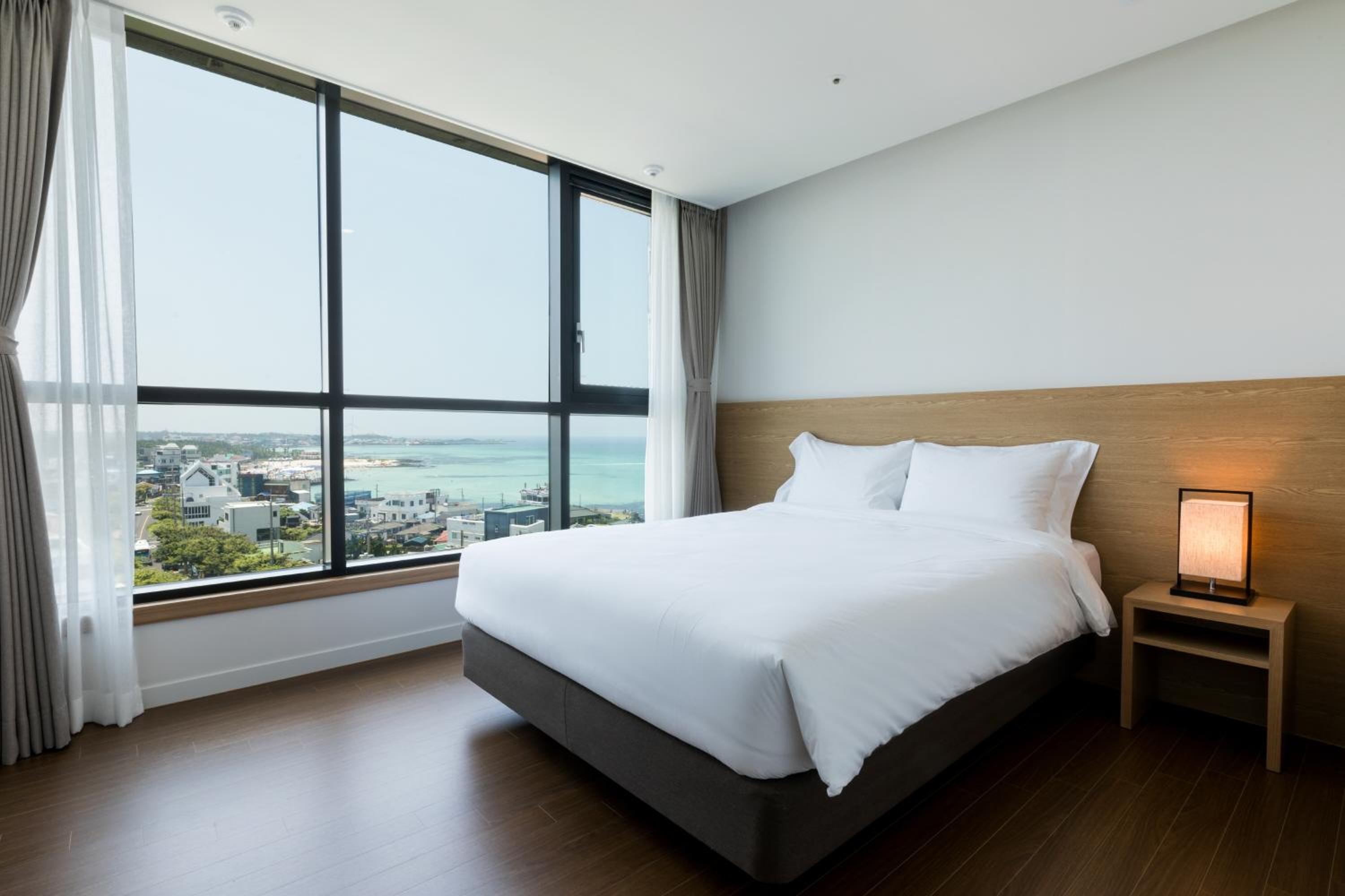 Family Room with Sea View - Photo 1
