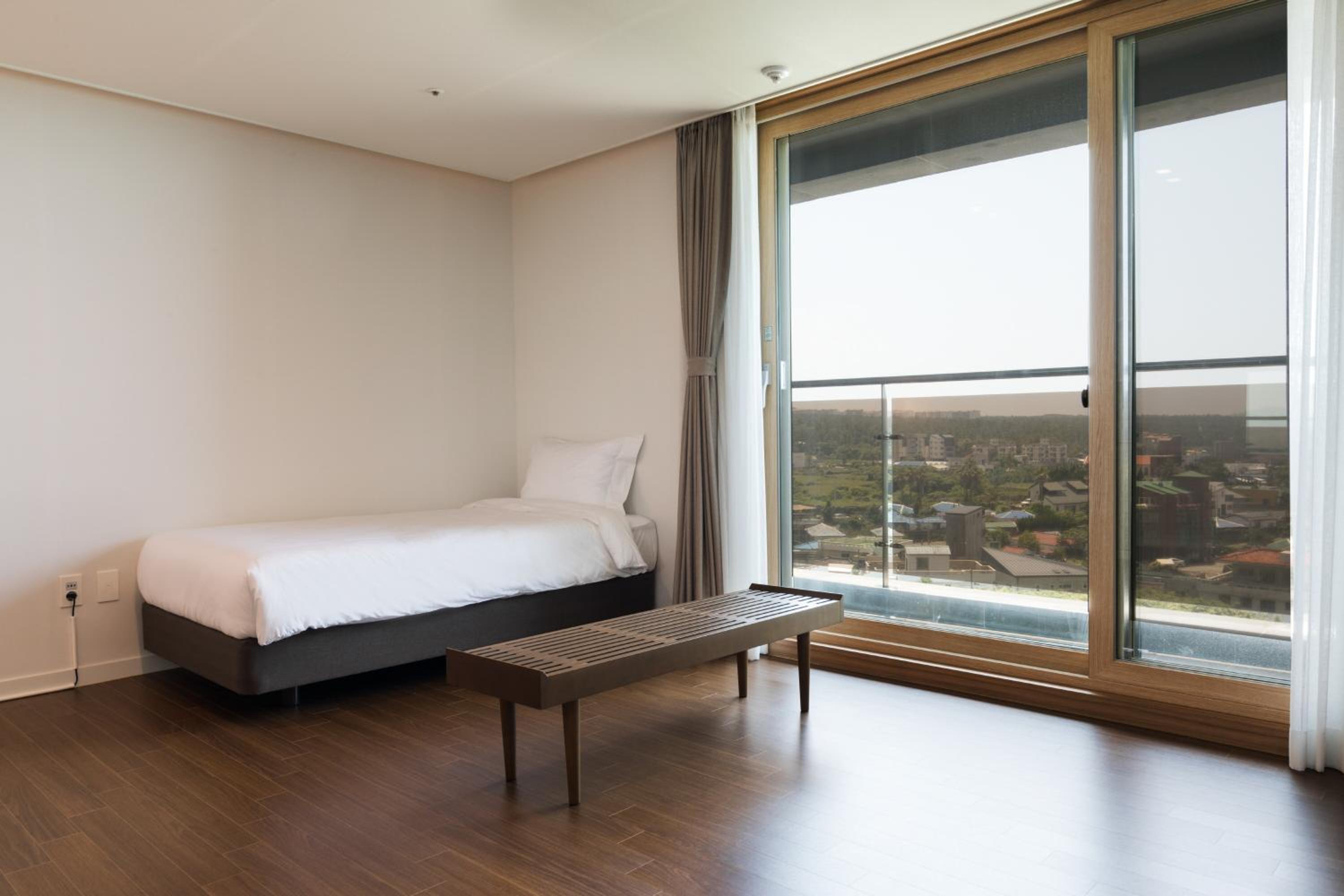 Family Room with Sea View - Photo 7