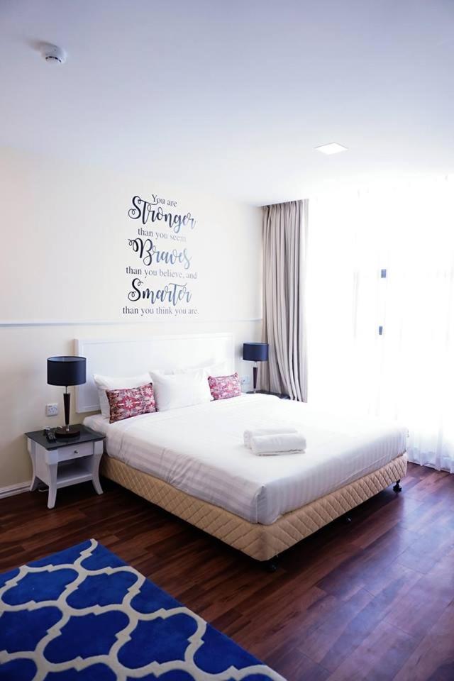 Superior King Suite