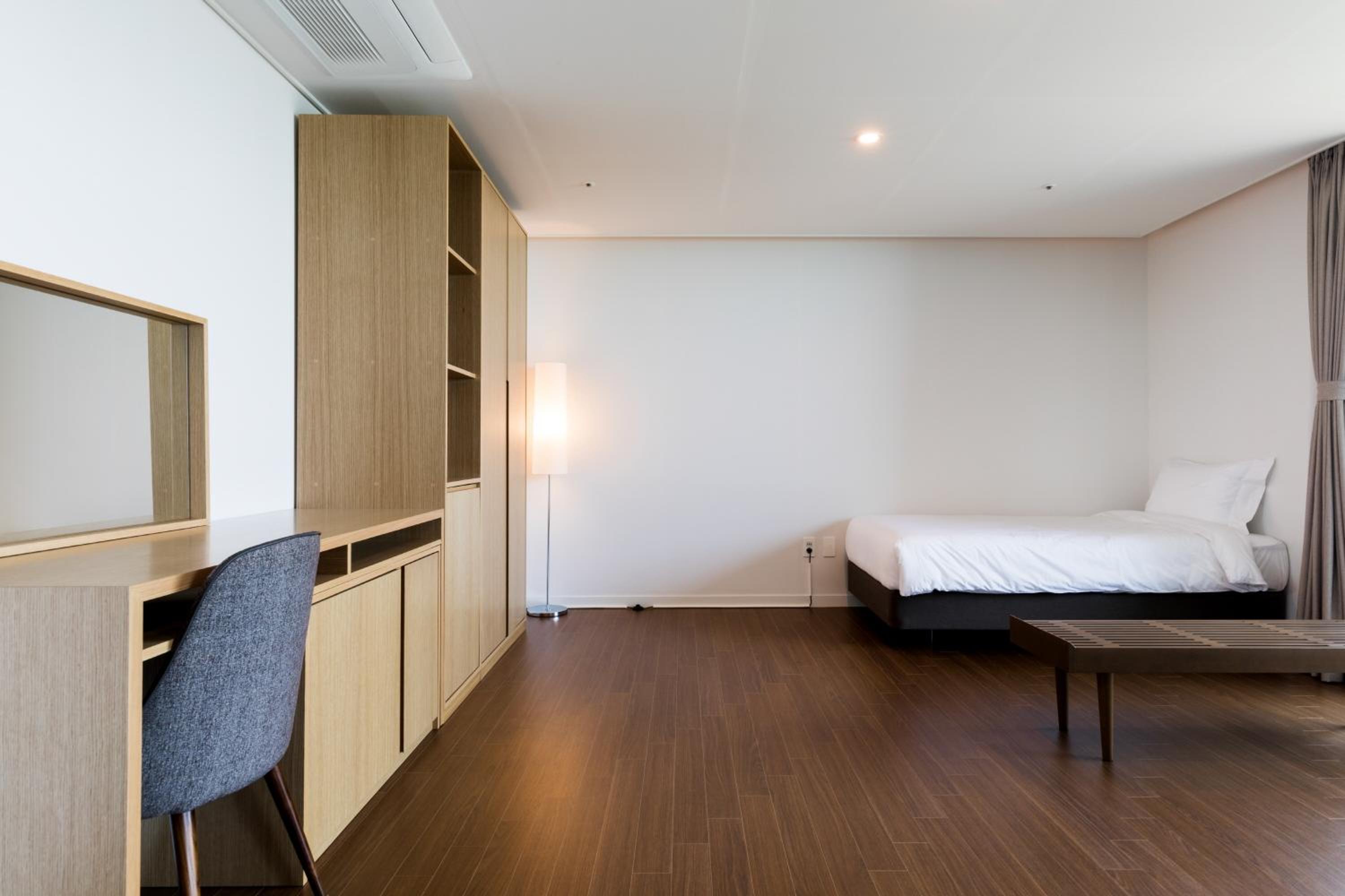 Family Room with Sea View - Photo 14