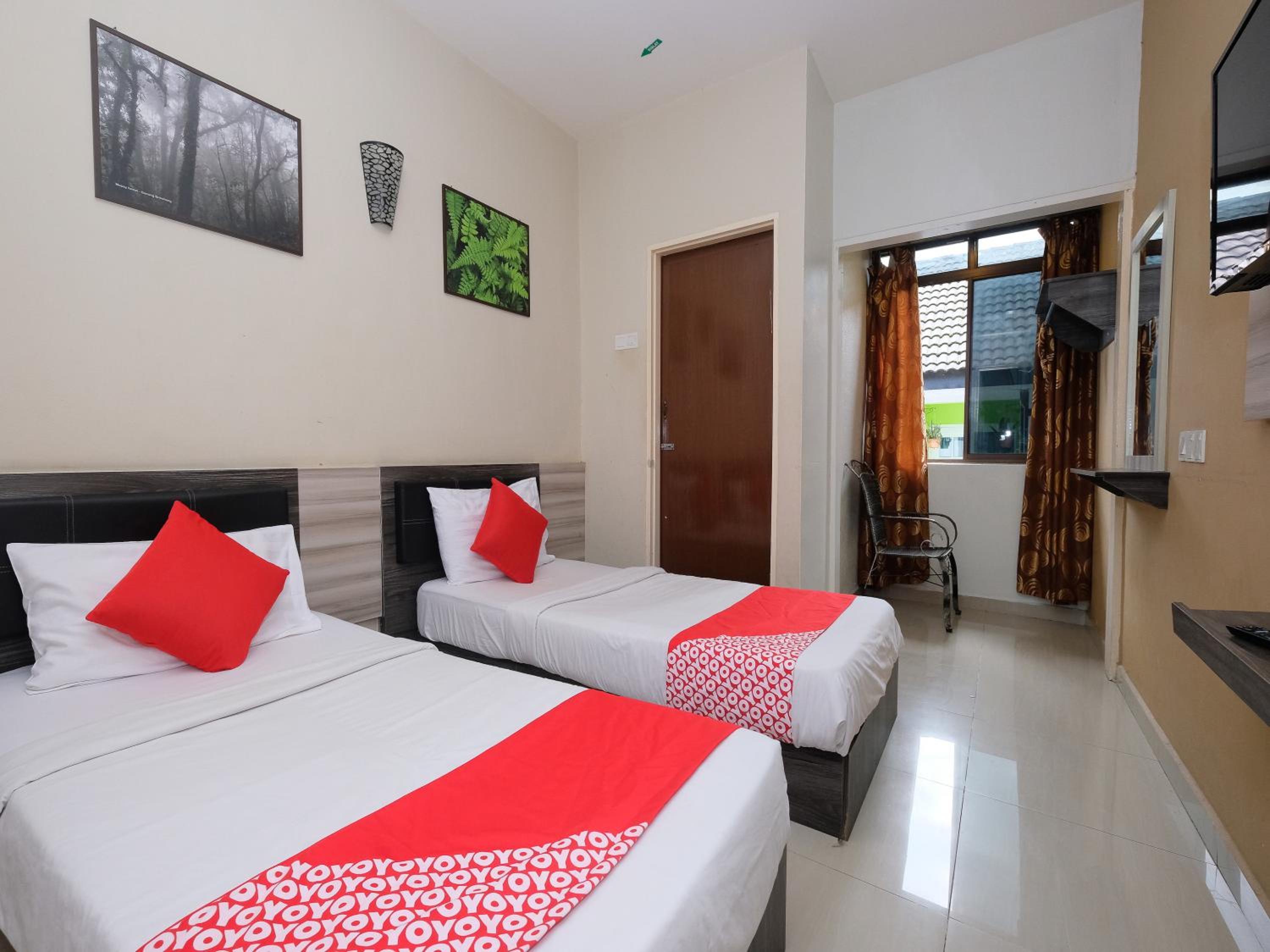 Standard Twin Room photo 2