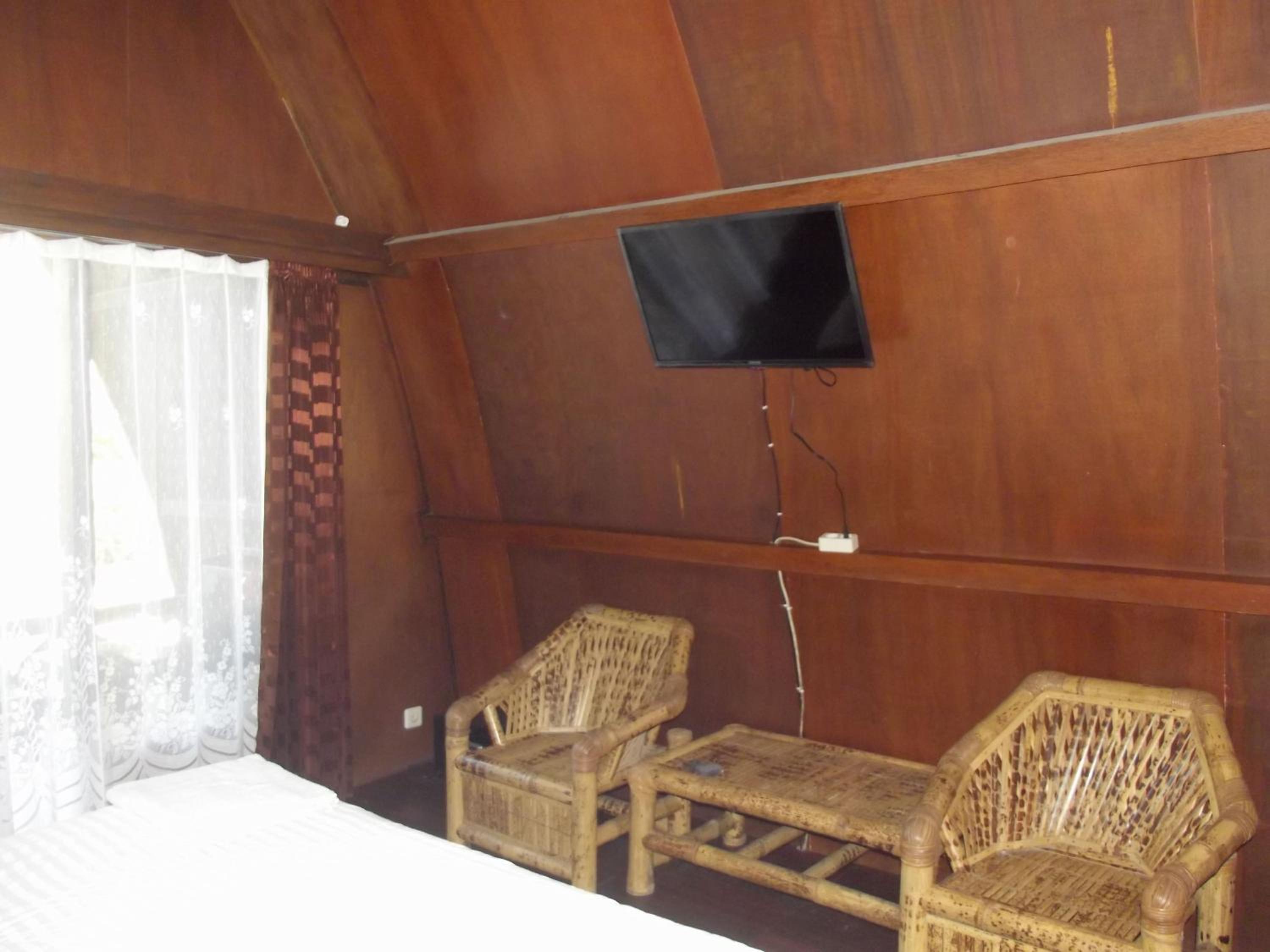Bungalow with Pool View photo 1