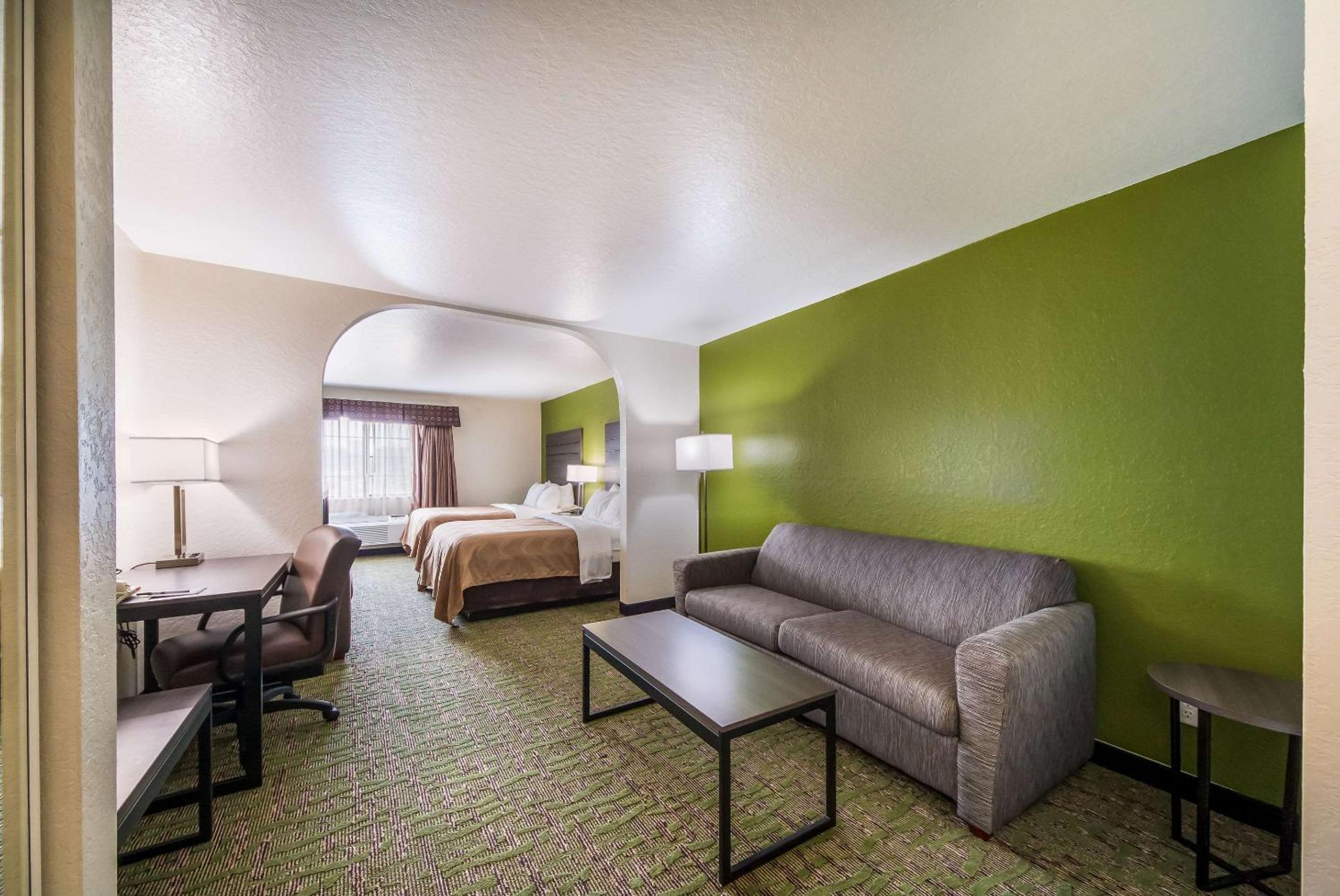 Standard Queen Suite with Two Queen Beds - Non-Smoking - Photo 6