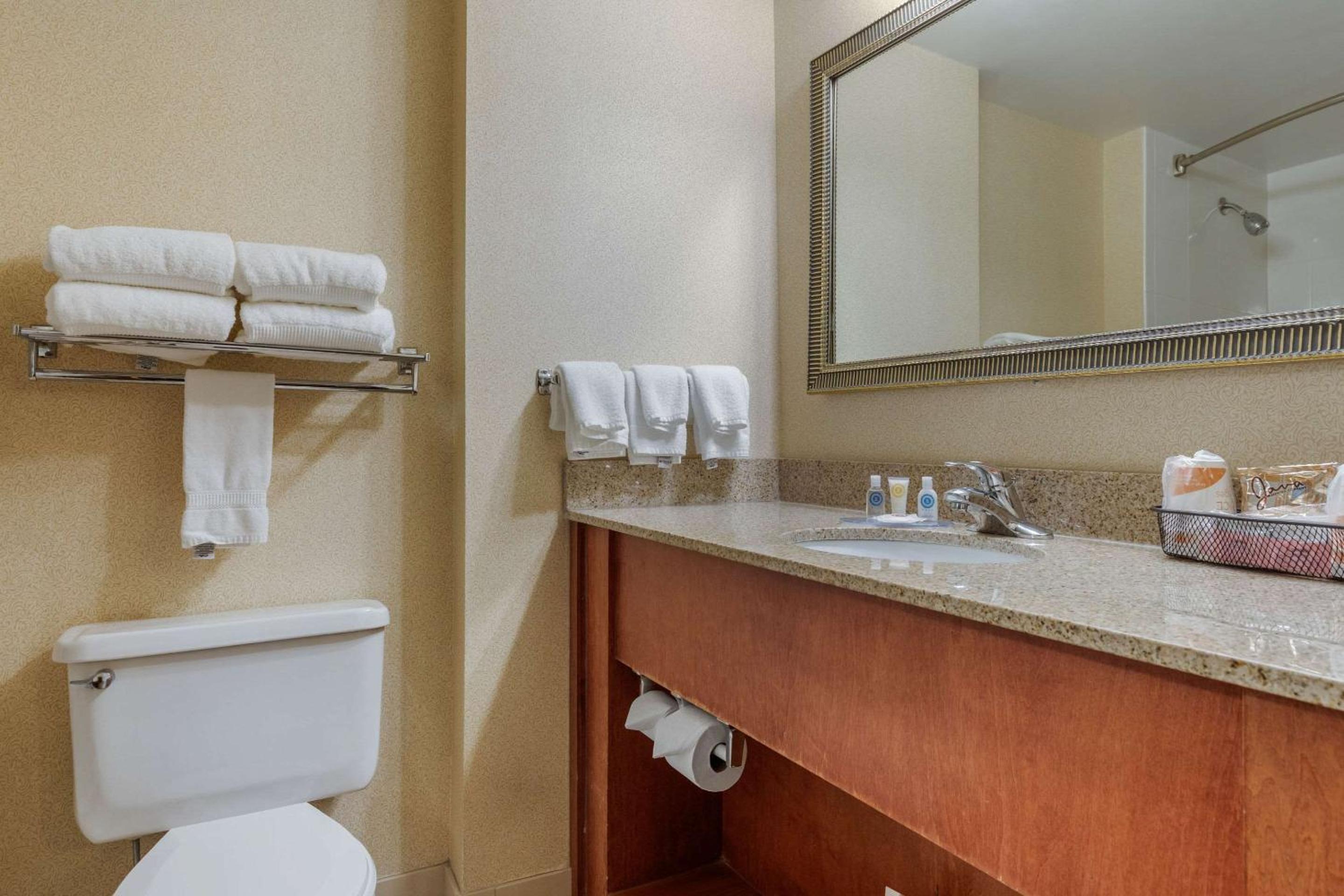 Efficiency Queen Suite with Two Queen Beds - Non Smoking - Photo 11