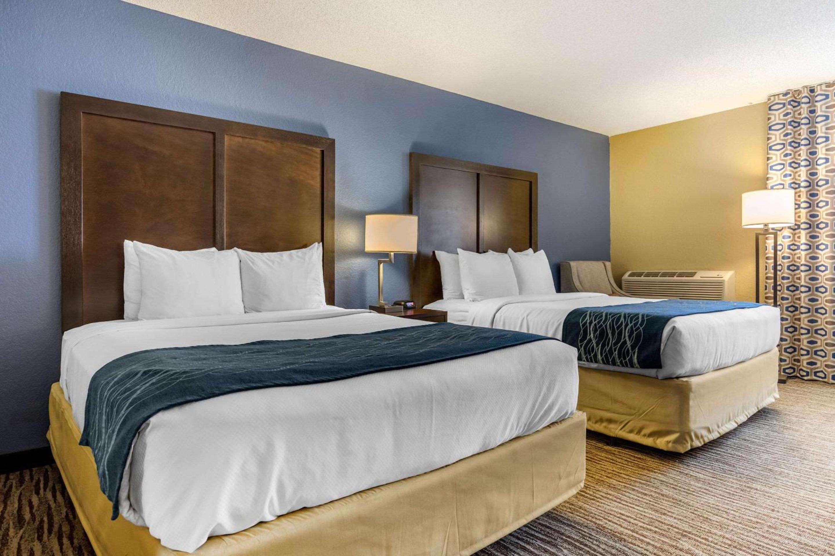 Efficiency Queen Suite with Two Queen Beds - Non Smoking - Photo 10