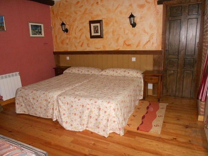 Double or Twin Room photo 3