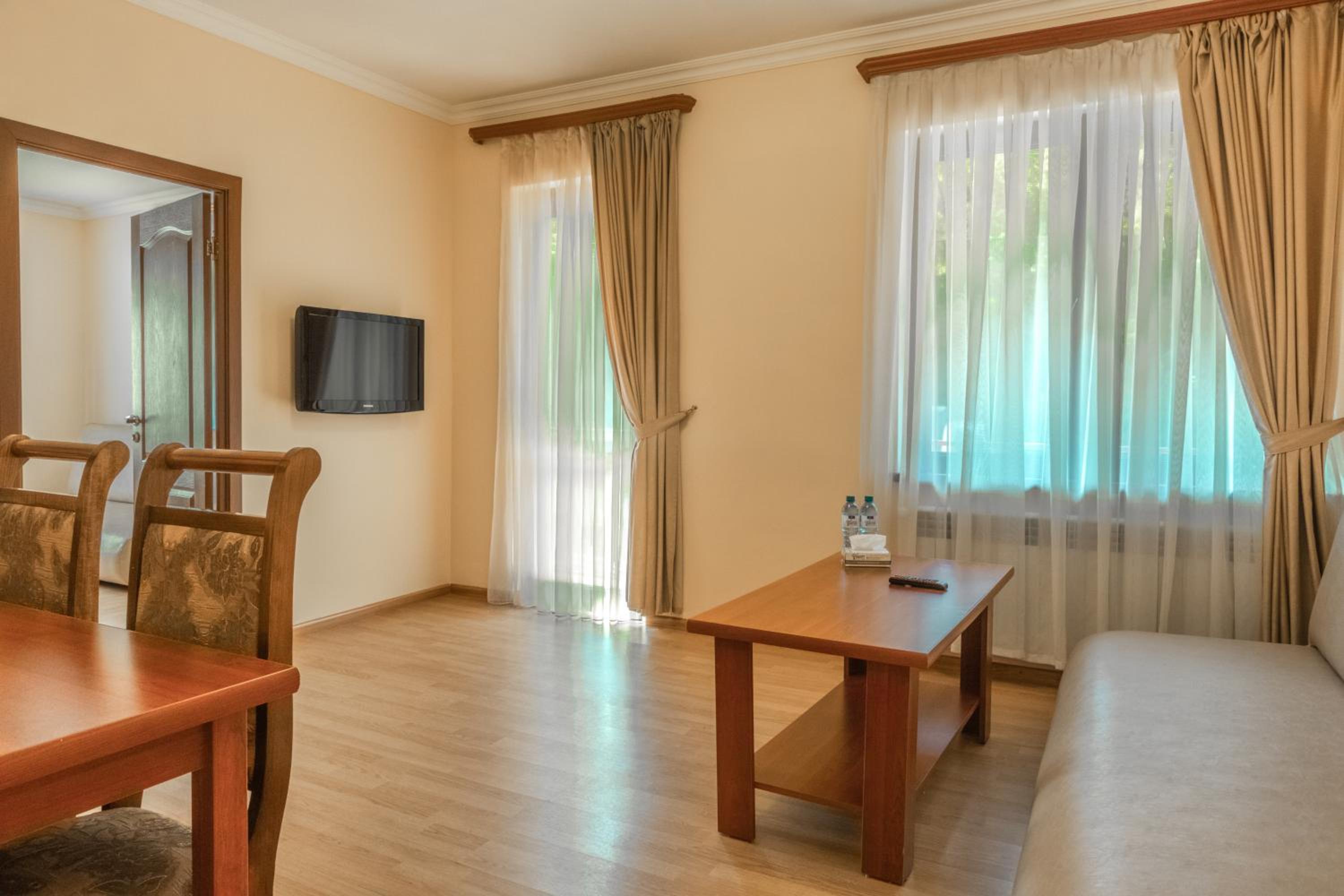 Family Suite with Balcony photo 2