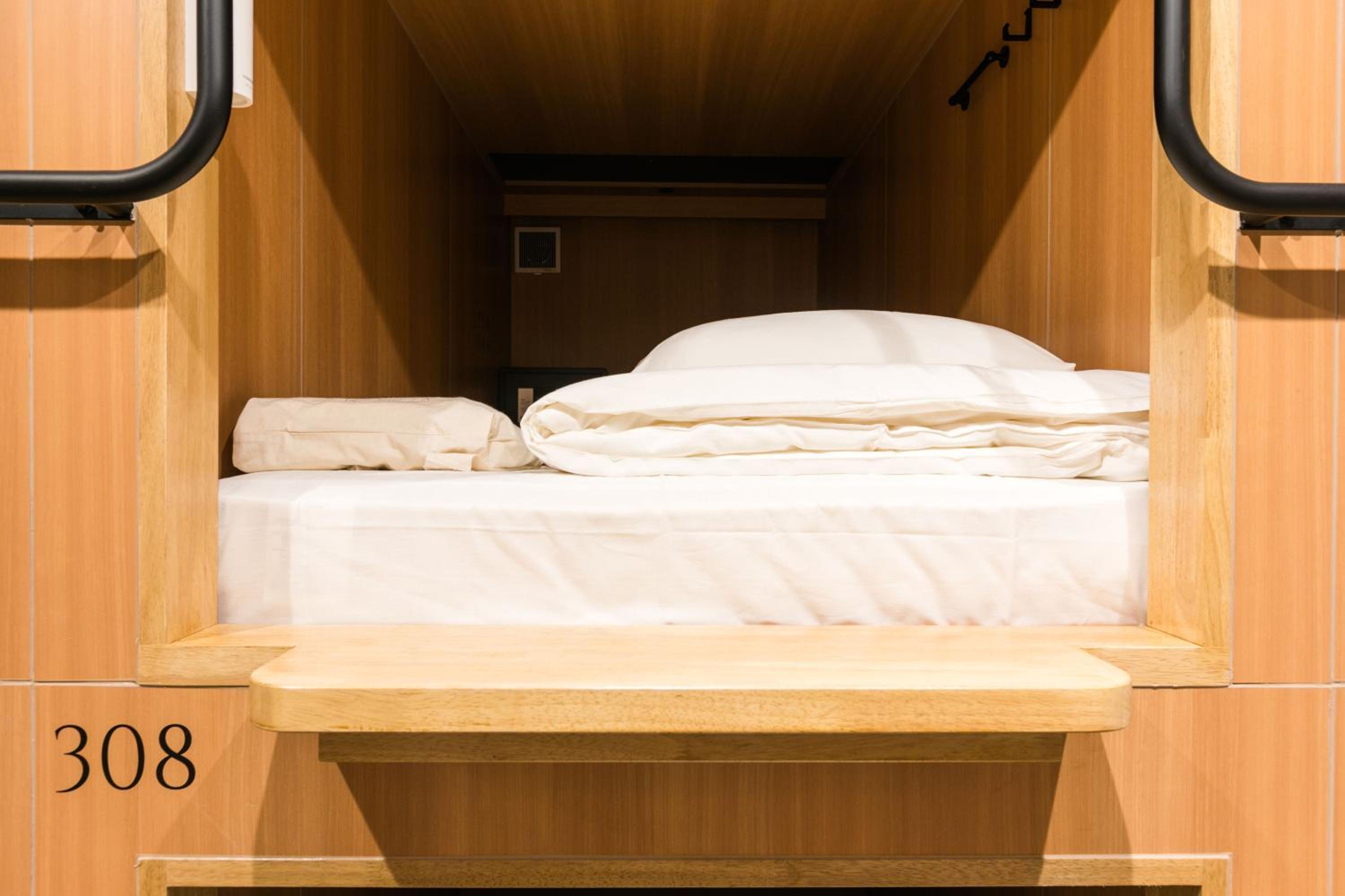 Capsule Room for Female  photo 1