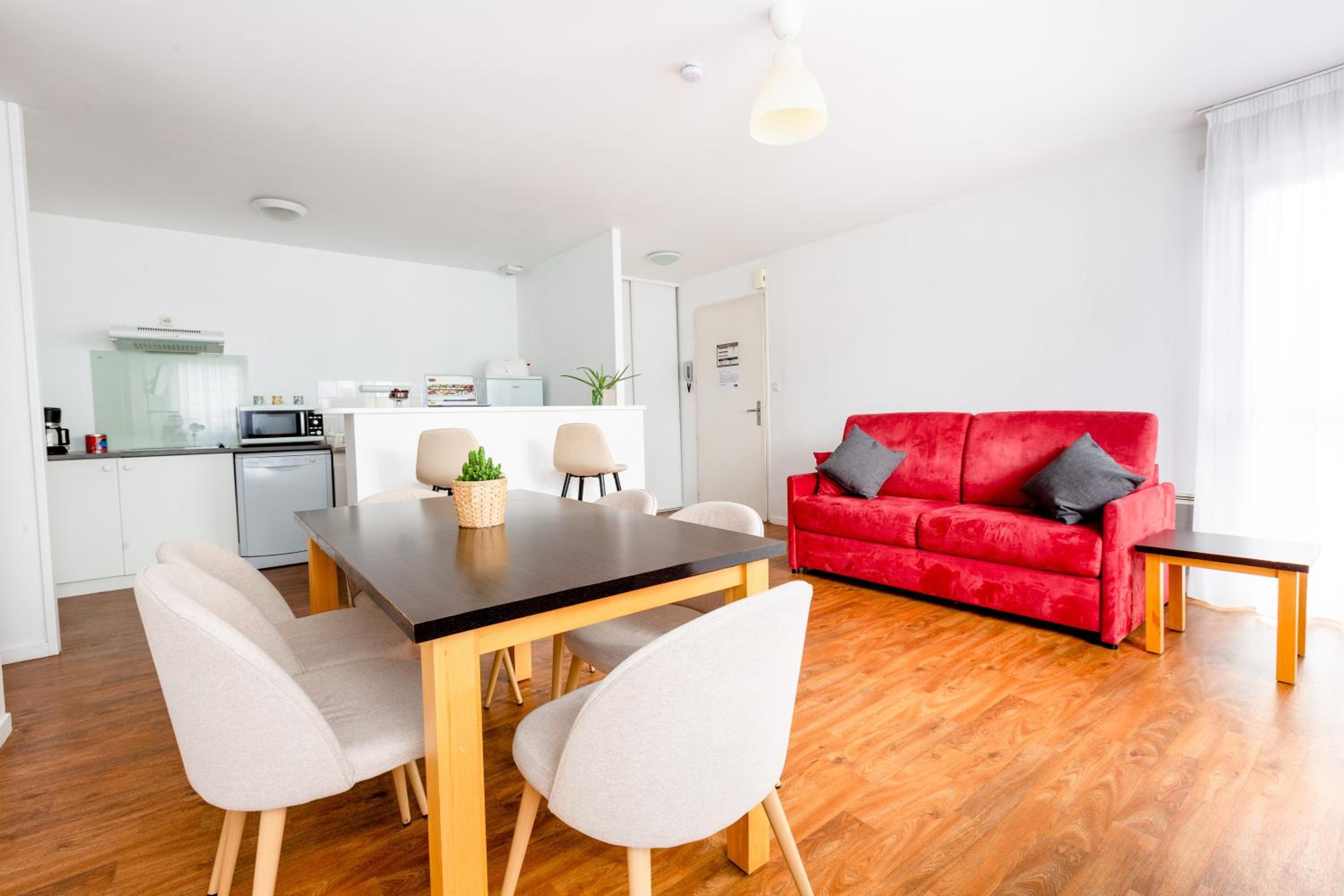 Apartment 6 People with Kitchenette - Photo 19