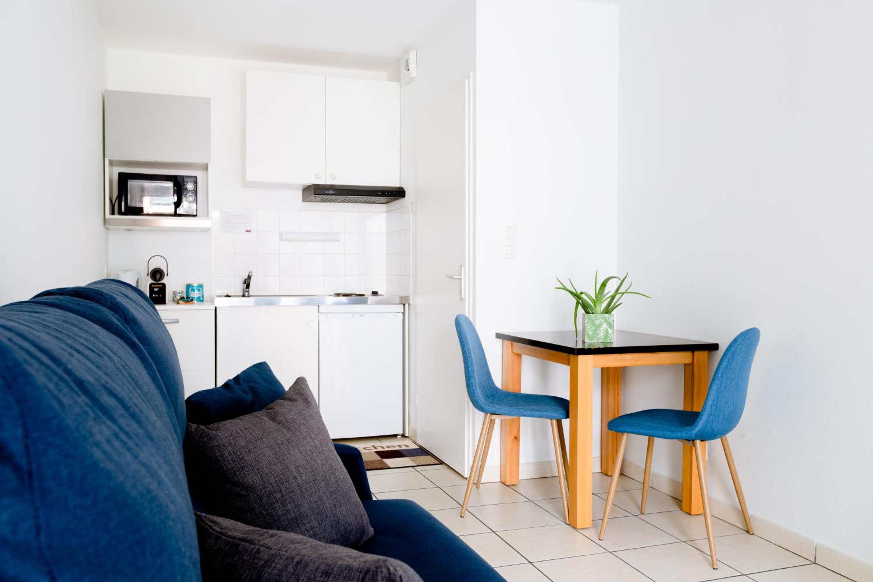 Studio 3 People with Kitchenette - Photo 23