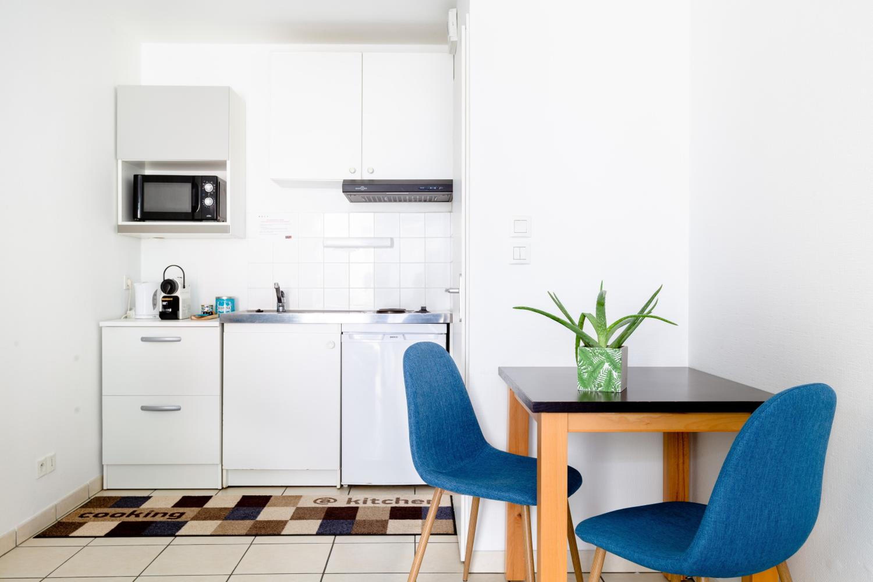 Studio 3 People with Kitchenette - Photo 21
