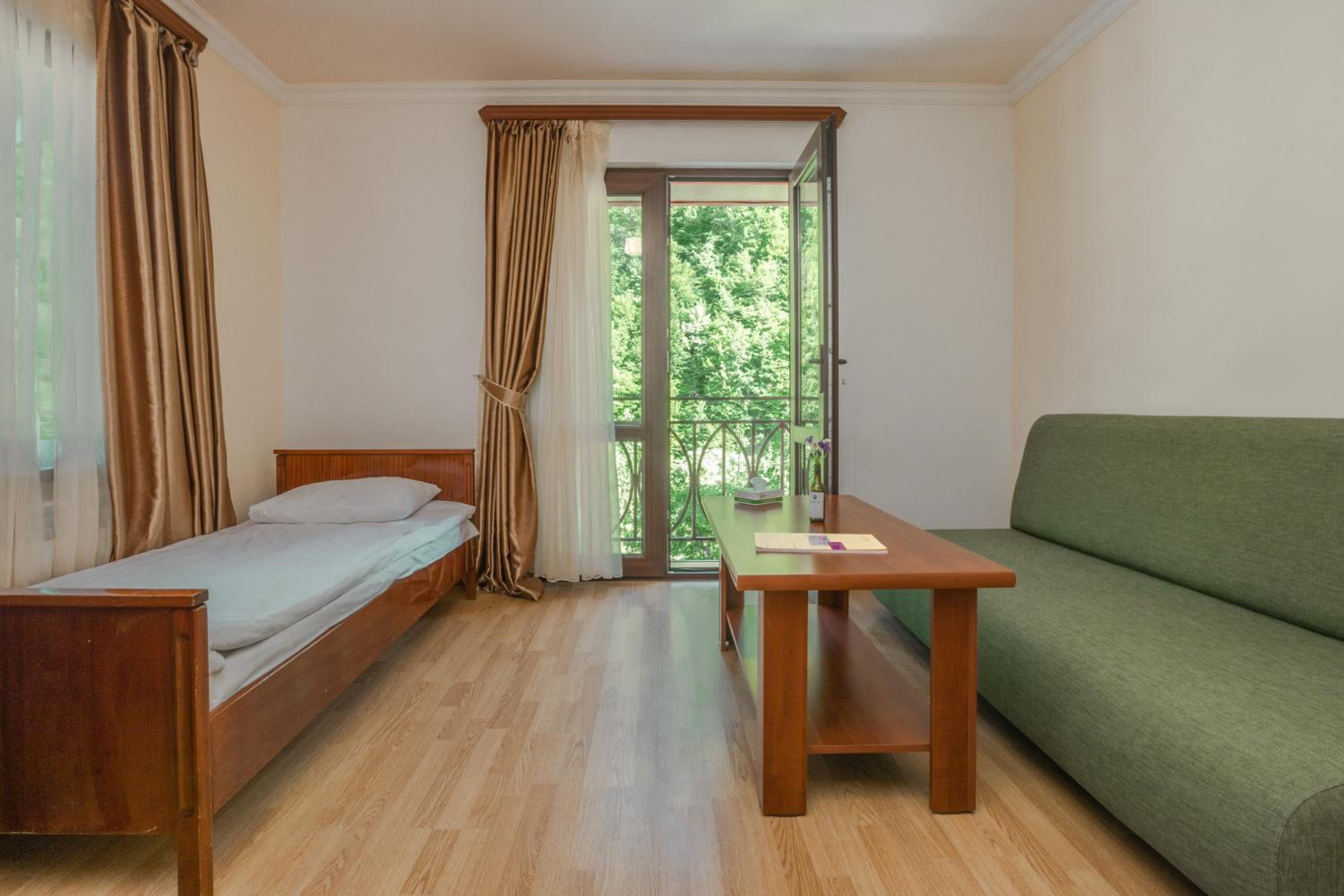 Family Suite with Balcony photo 3