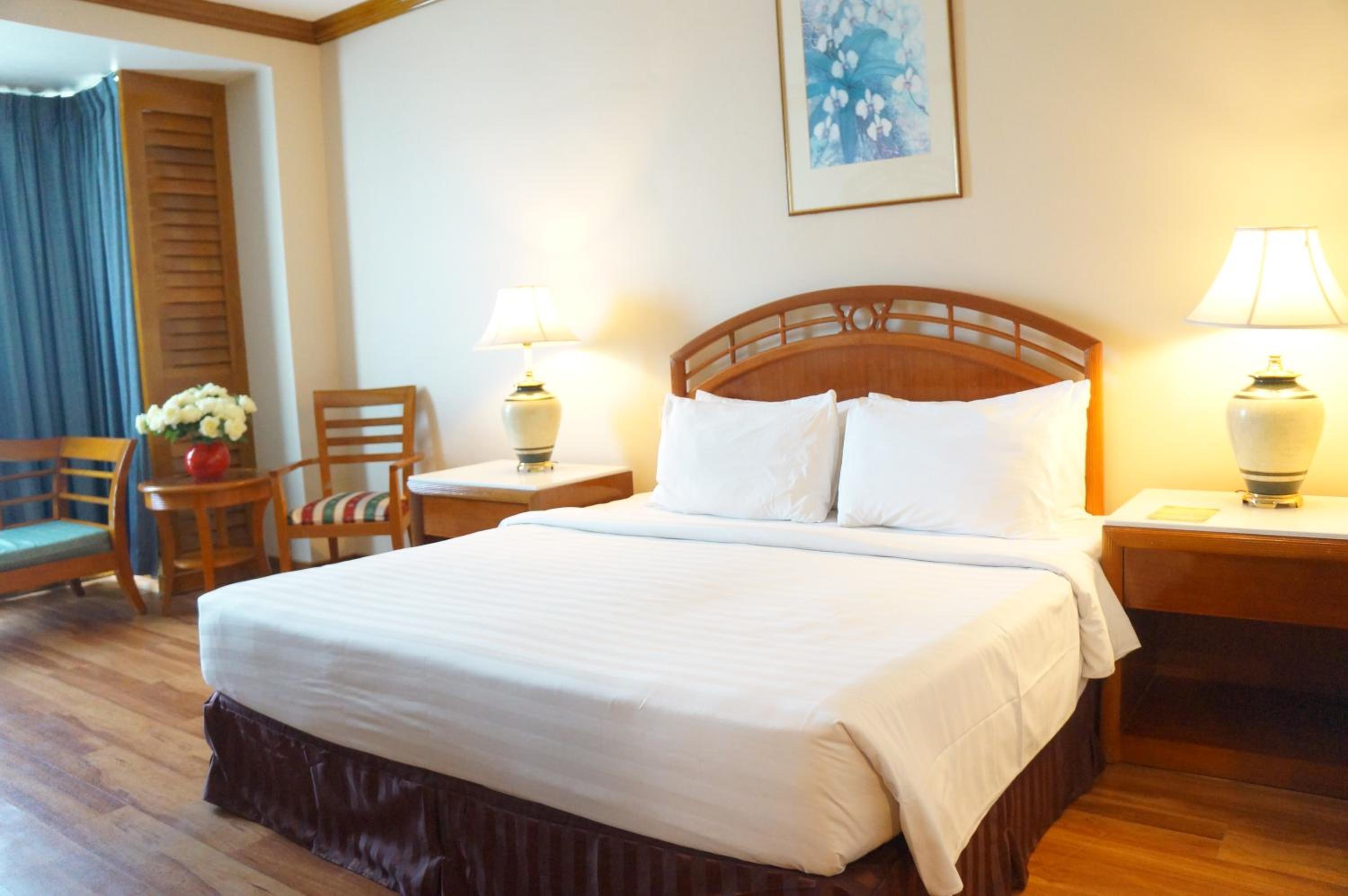 Deluxe Double or Twin Room - Photo 10