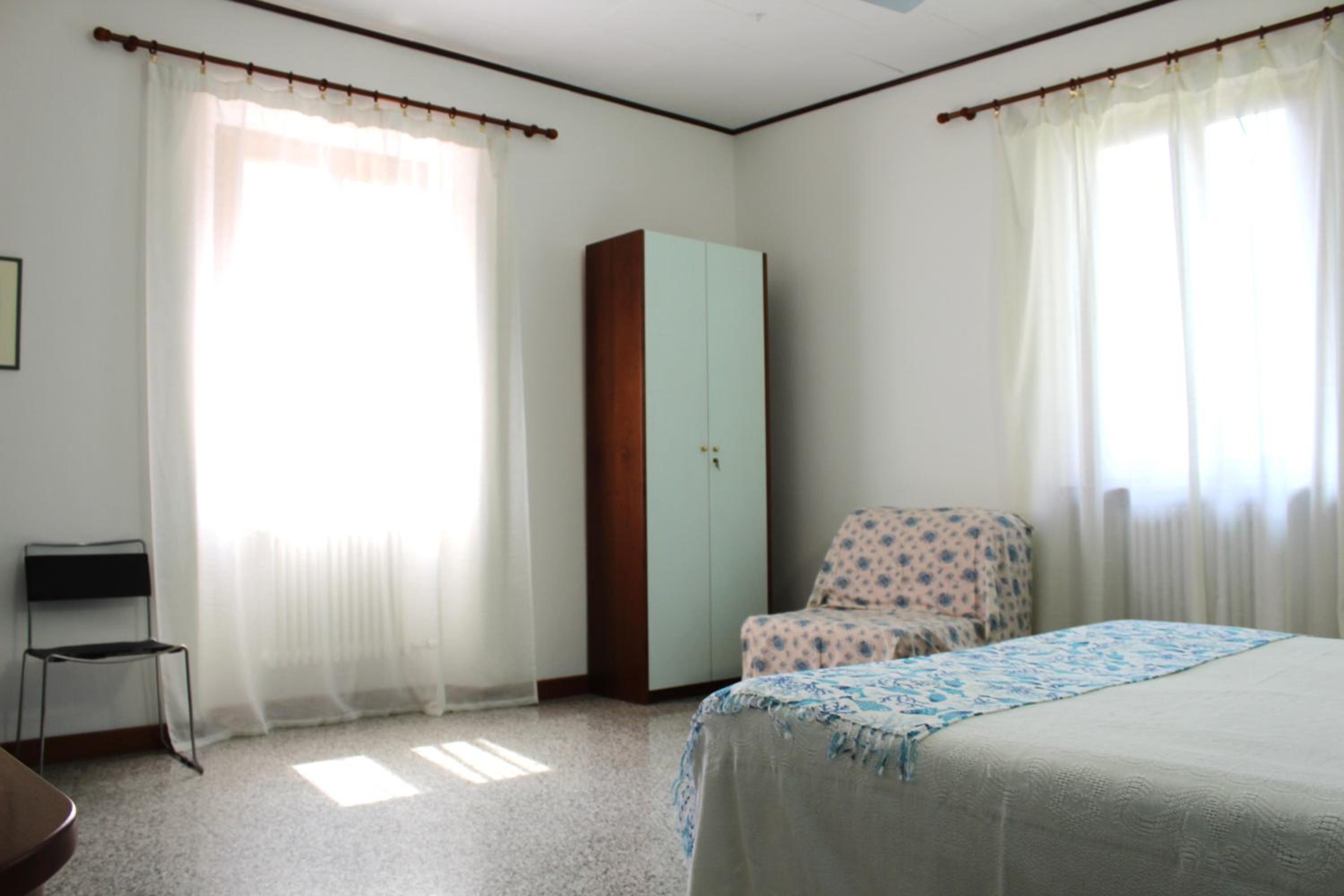 Two-Bedroom Apartment - Photo 3