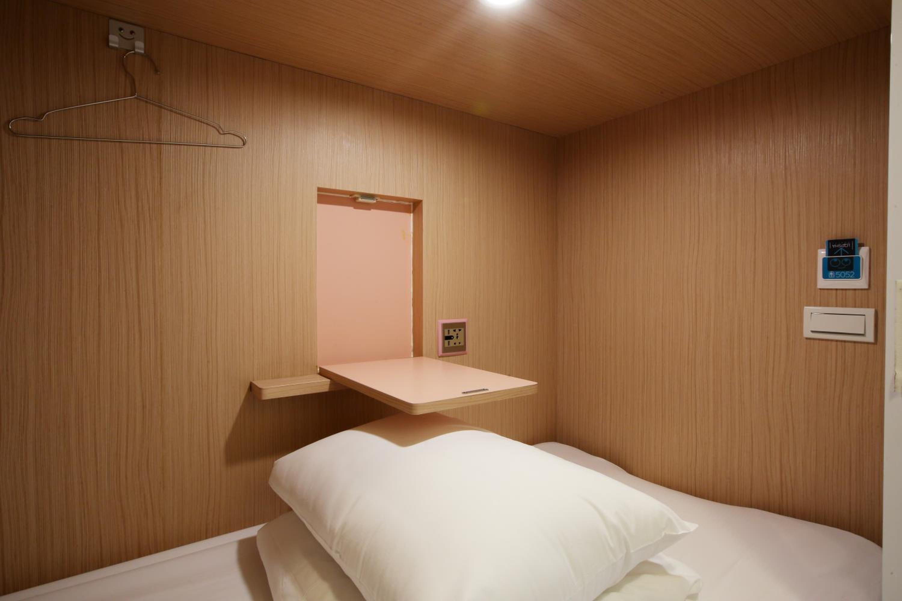 Bunk Bed in 4-Bed Female Dormitory Room photo 1