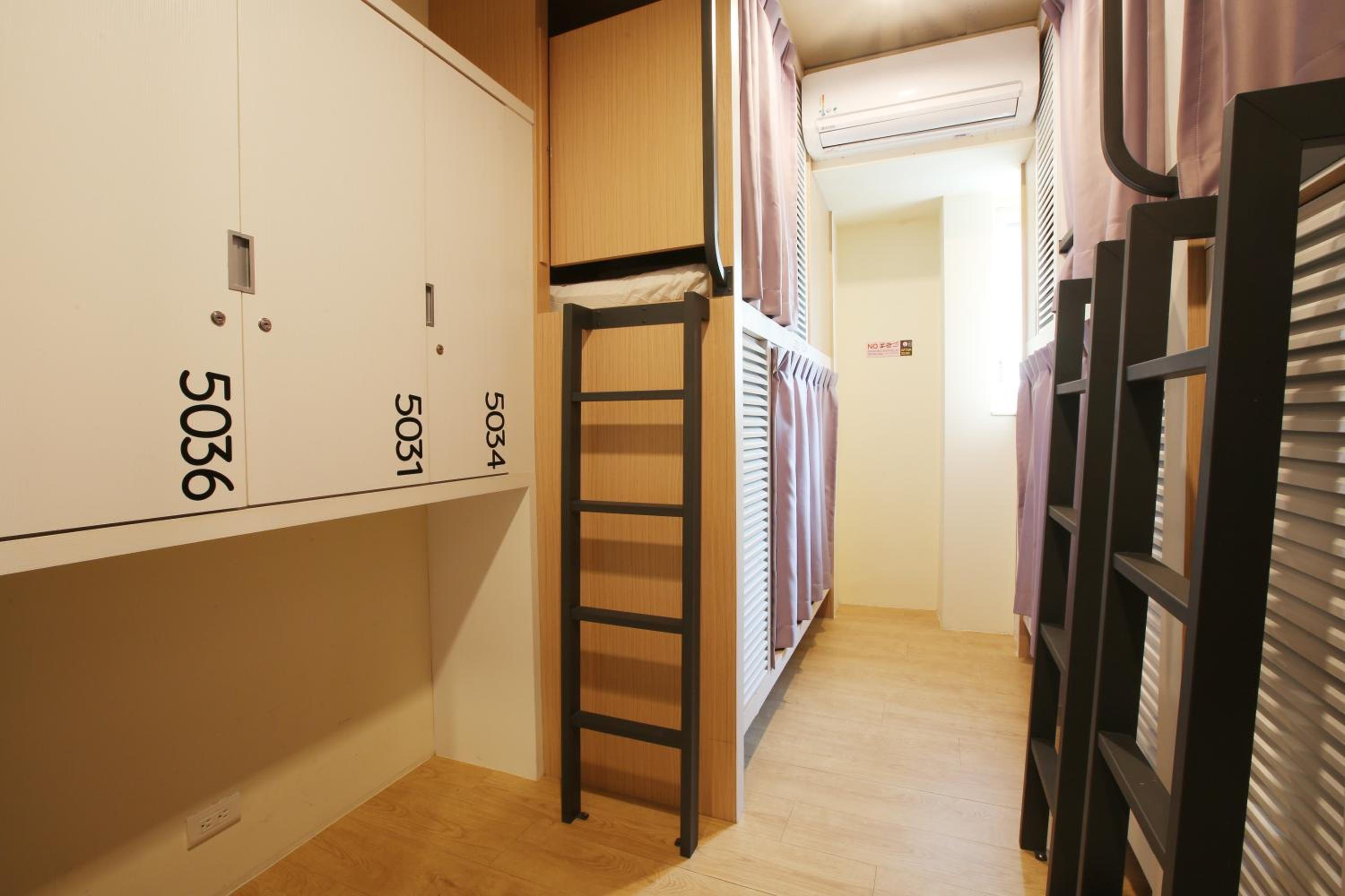 Bunk Bed in Female Dormitory Room   photo 1
