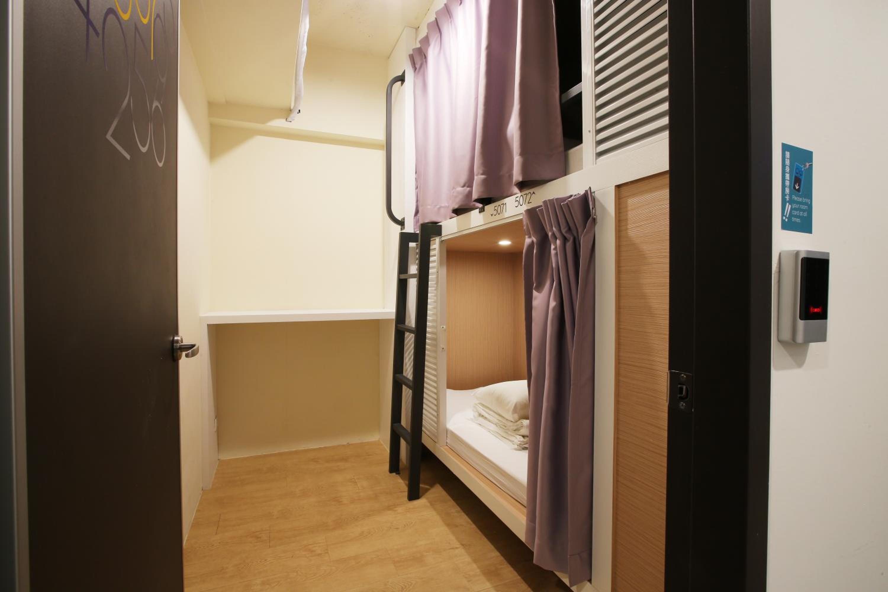 Bunk Bed in 2-Bed Female Dormitory Room   photo 1