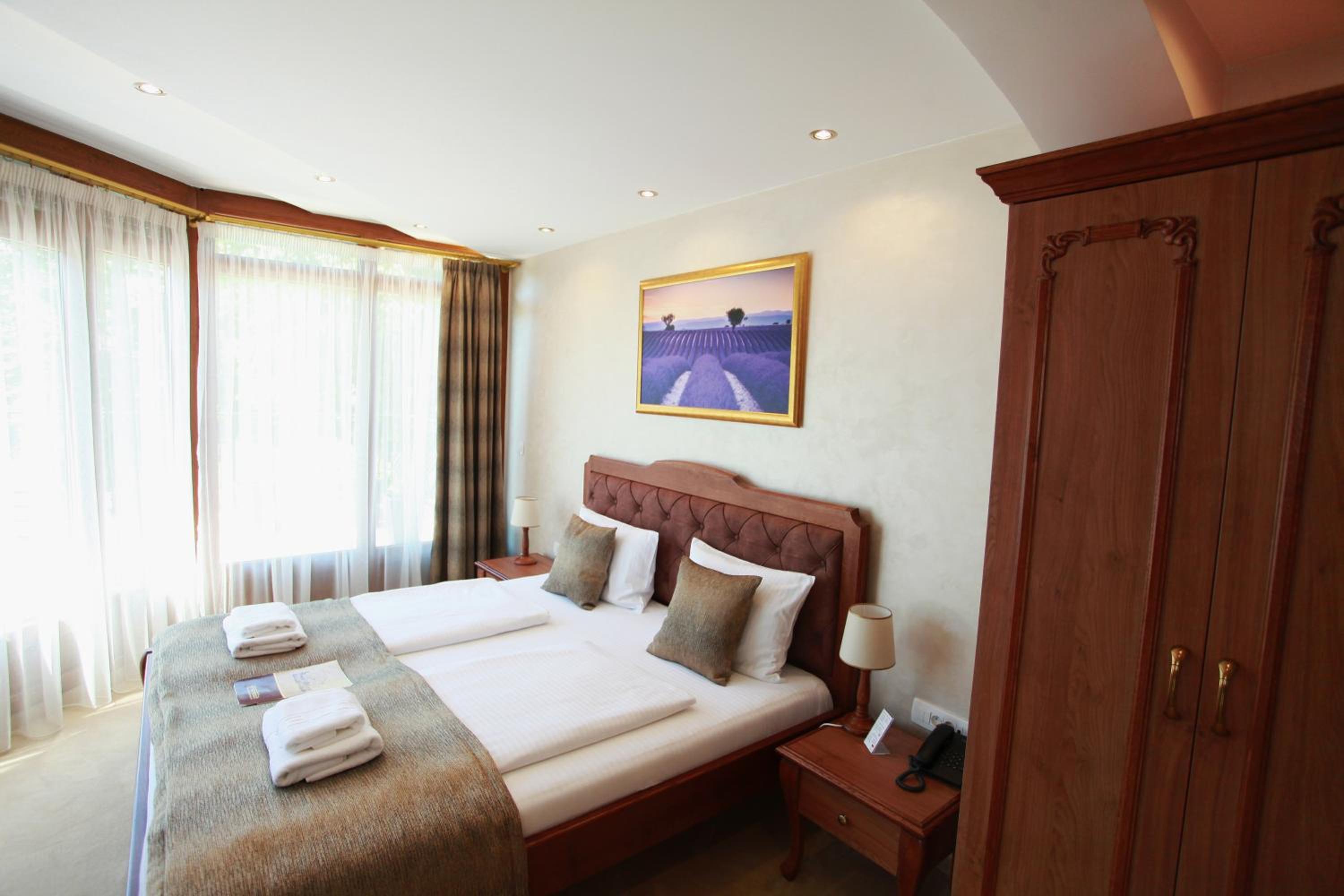 Suite with Spa Bath - Photo 42