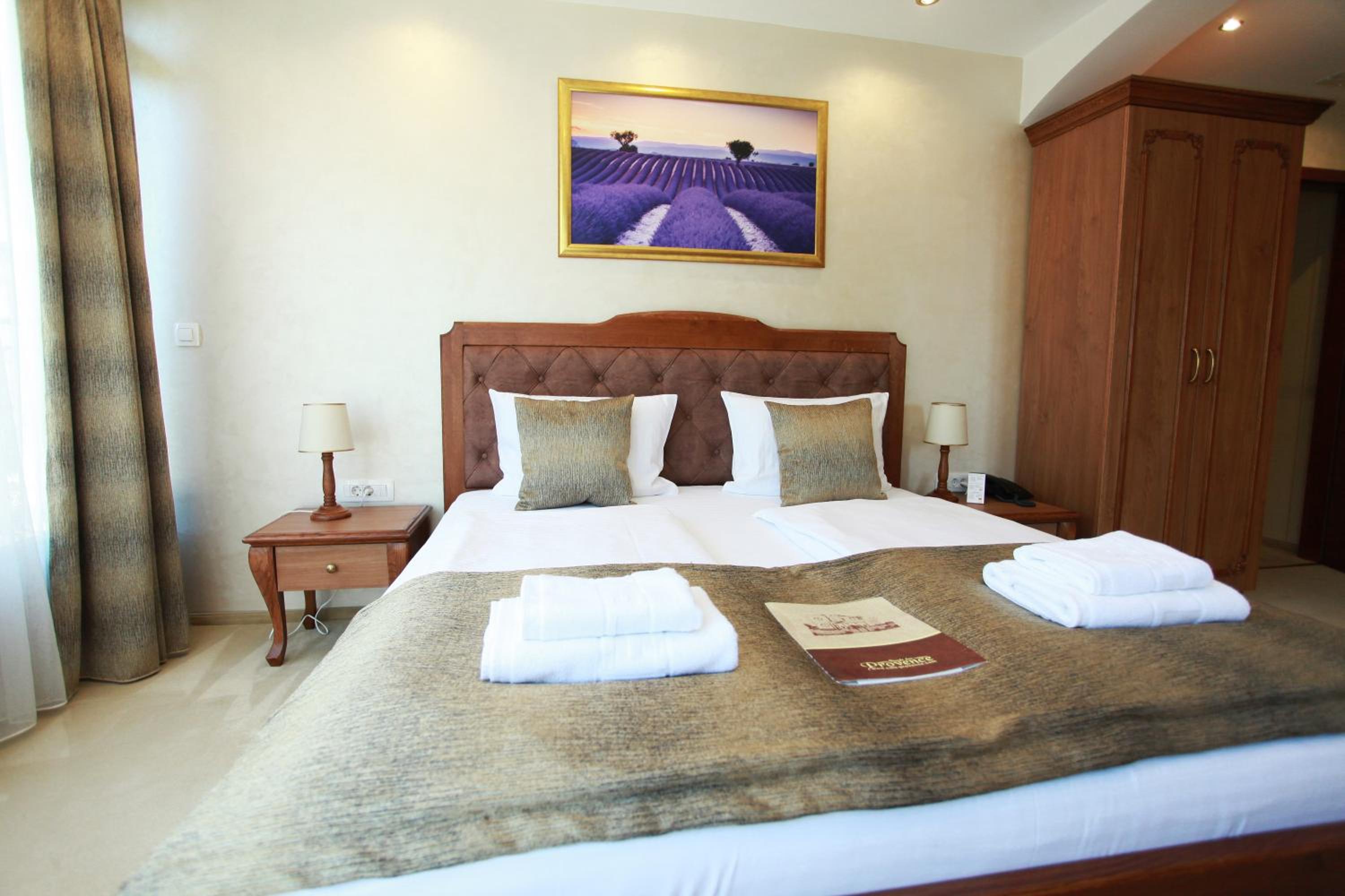 Suite with Spa Bath - Photo 38