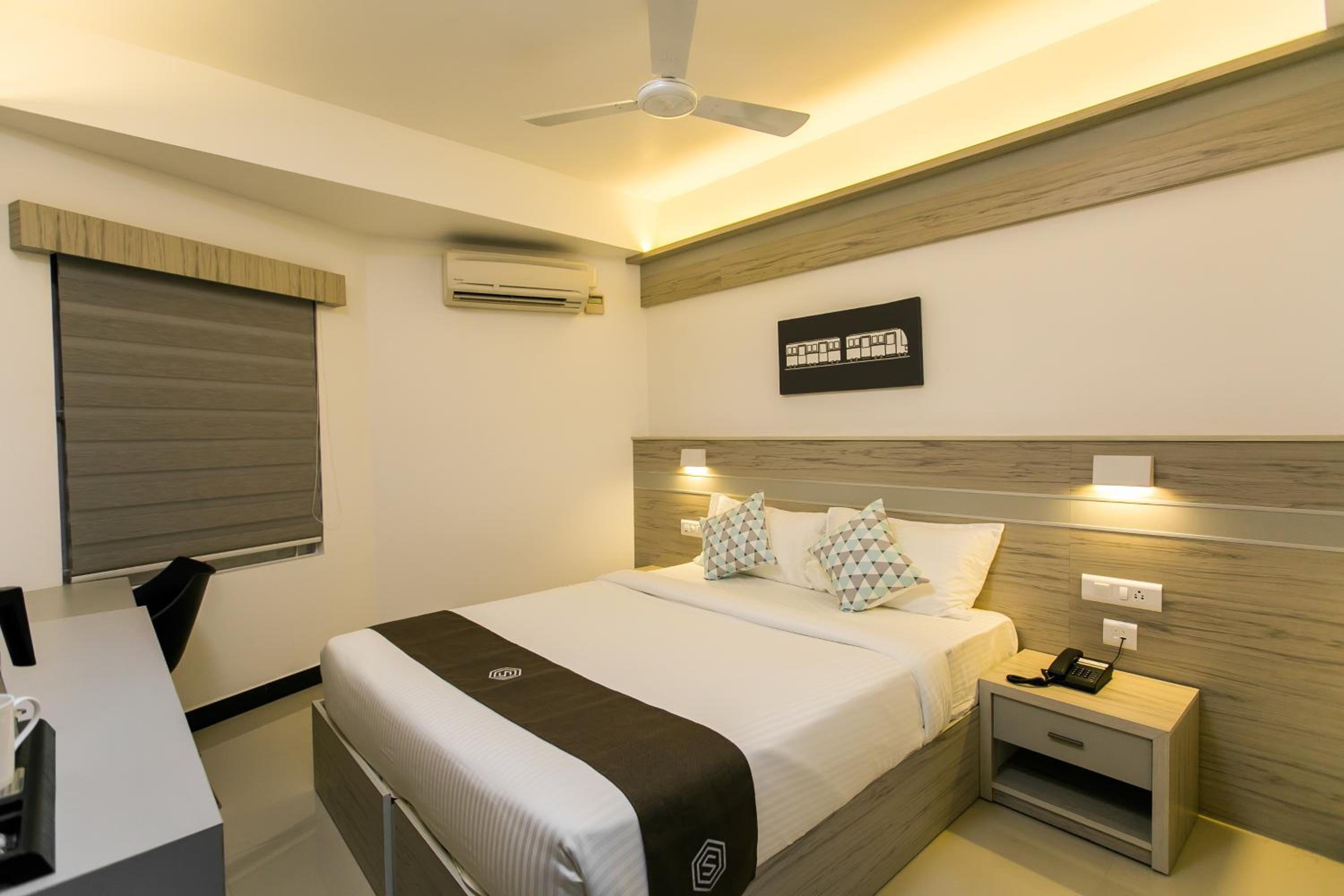 Deluxe Double Room - Photo 22