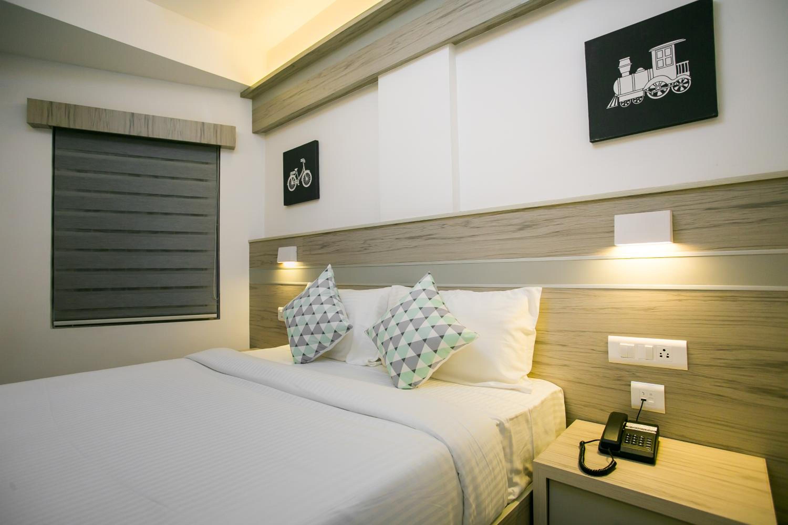 Deluxe Double Room - Photo 19